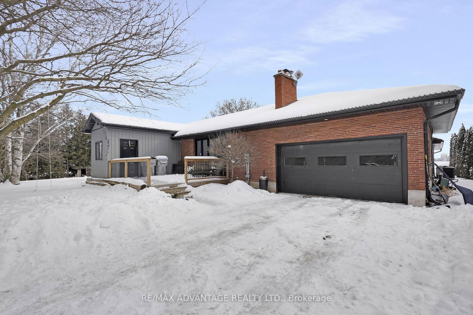 Detached House for sale at 9755 Longwoods Road, Middlesex Centre, Rural Middlesex Centre, N6P 1P2 - MLS: X11982992