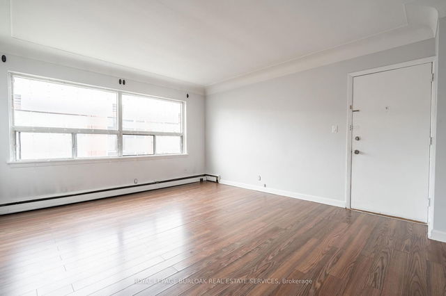 7 - 165 Park Row