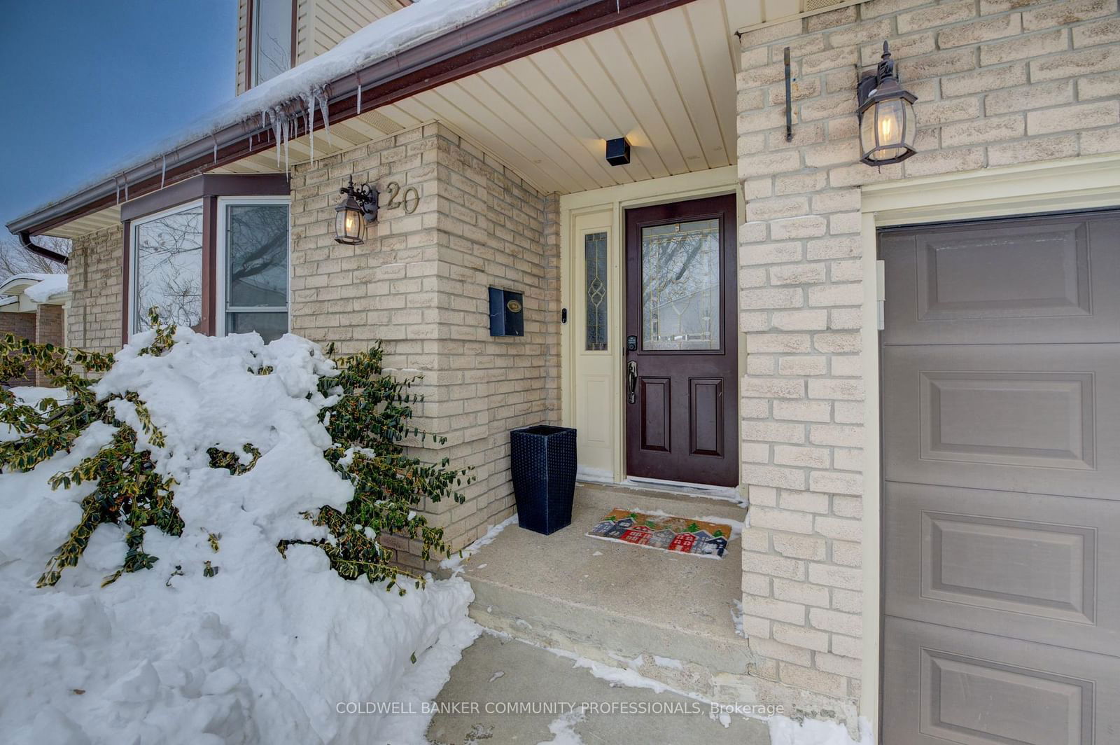 Detached House for sale at 20 Ventura Drive, Hamilton, Stoney Creek Mountain, L8J 1W7 - MLS: X11983256