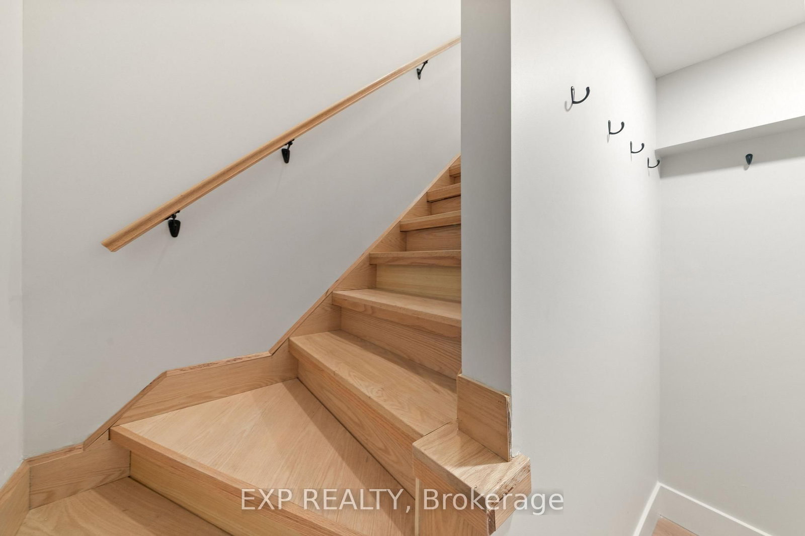 124 Colborne Street - Photo 17