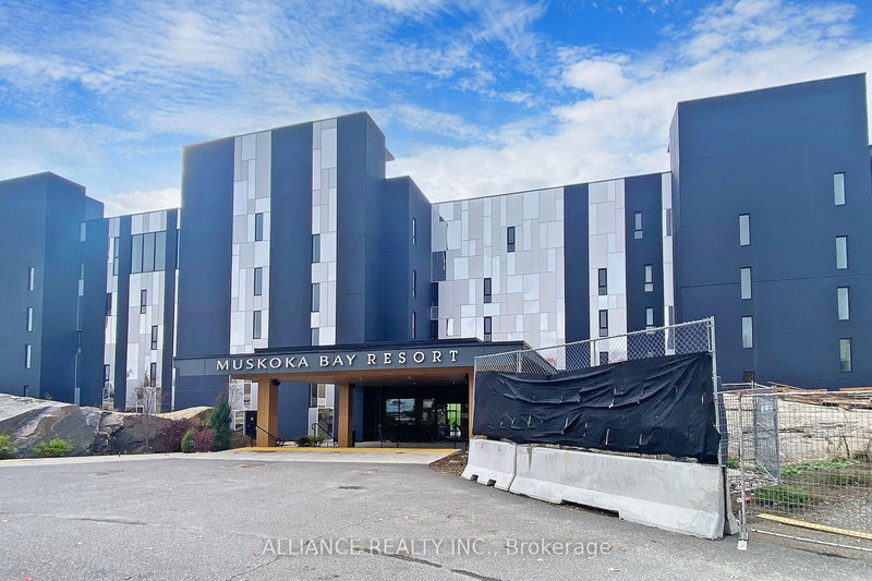 404 - 120 carrick Tr, Gravenhurst, P1P 0B6 | Image 2