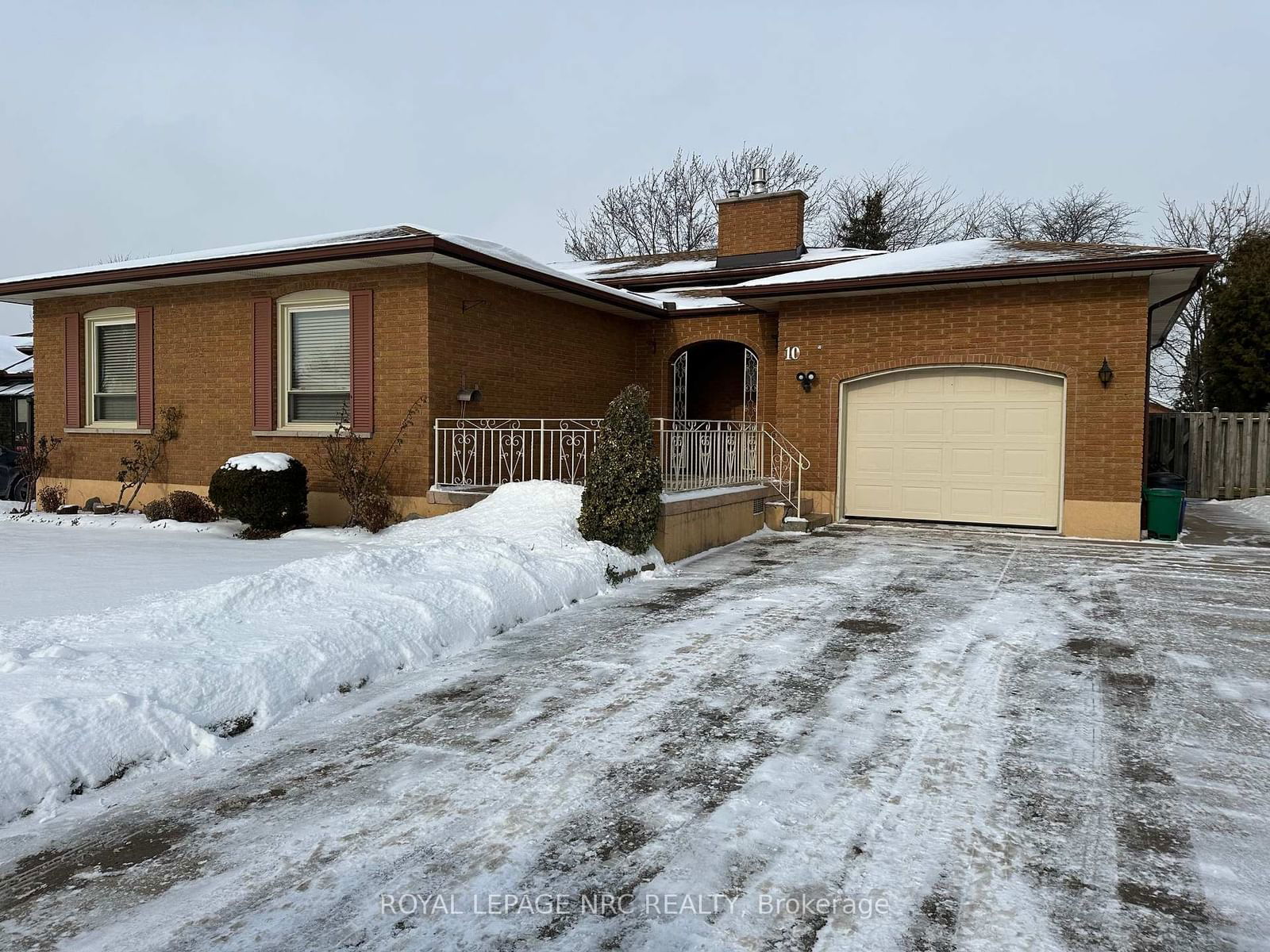 Detached House for sale at 10 Mcdonagh Crescent, Thorold, 558 - Confederation Heights, L2V 4C3 - MLS: X11983906