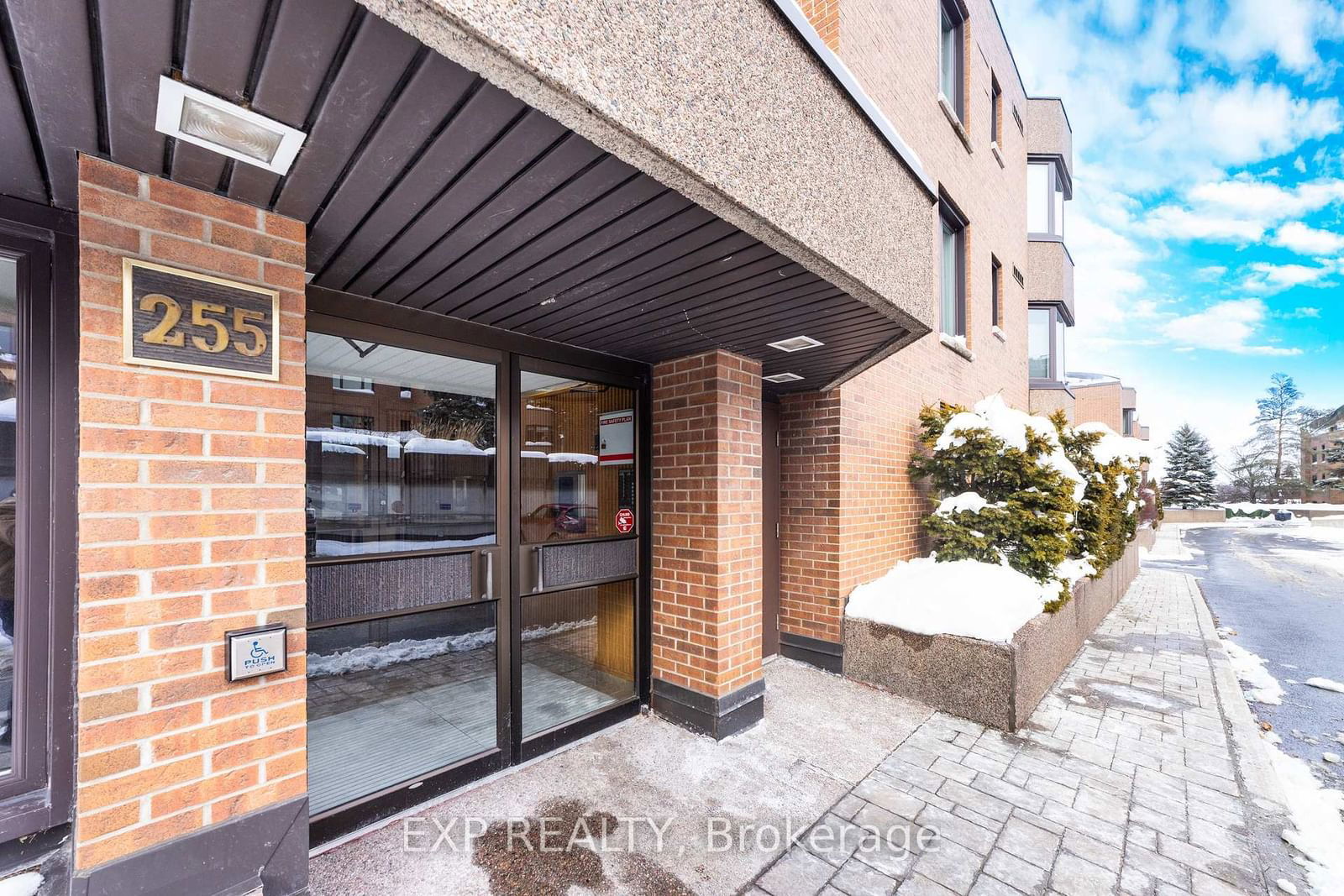 Condo sold at 24B-255 Botanica Private N/A, Ottawa, Civic Hospital, K1Y 4P8 - MLS: X11983917