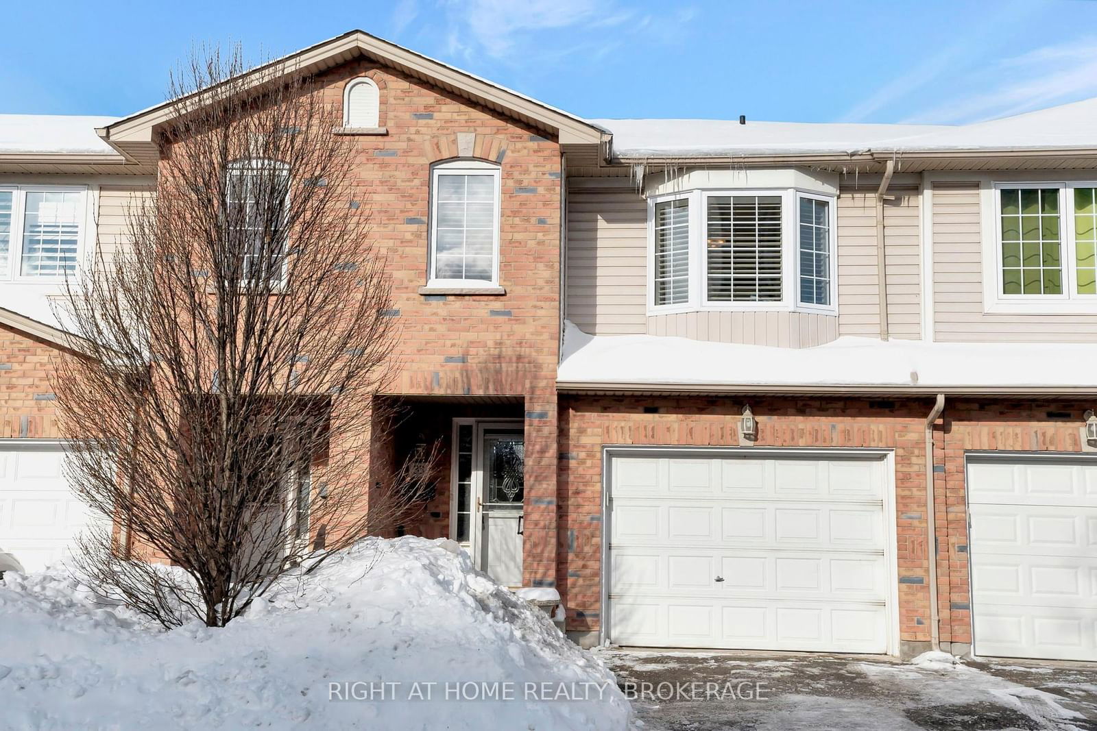 Townhouse for sale at 33-485 Green Road, Hamilton, Lakeshore, L8E 6A7 - MLS: X11984040