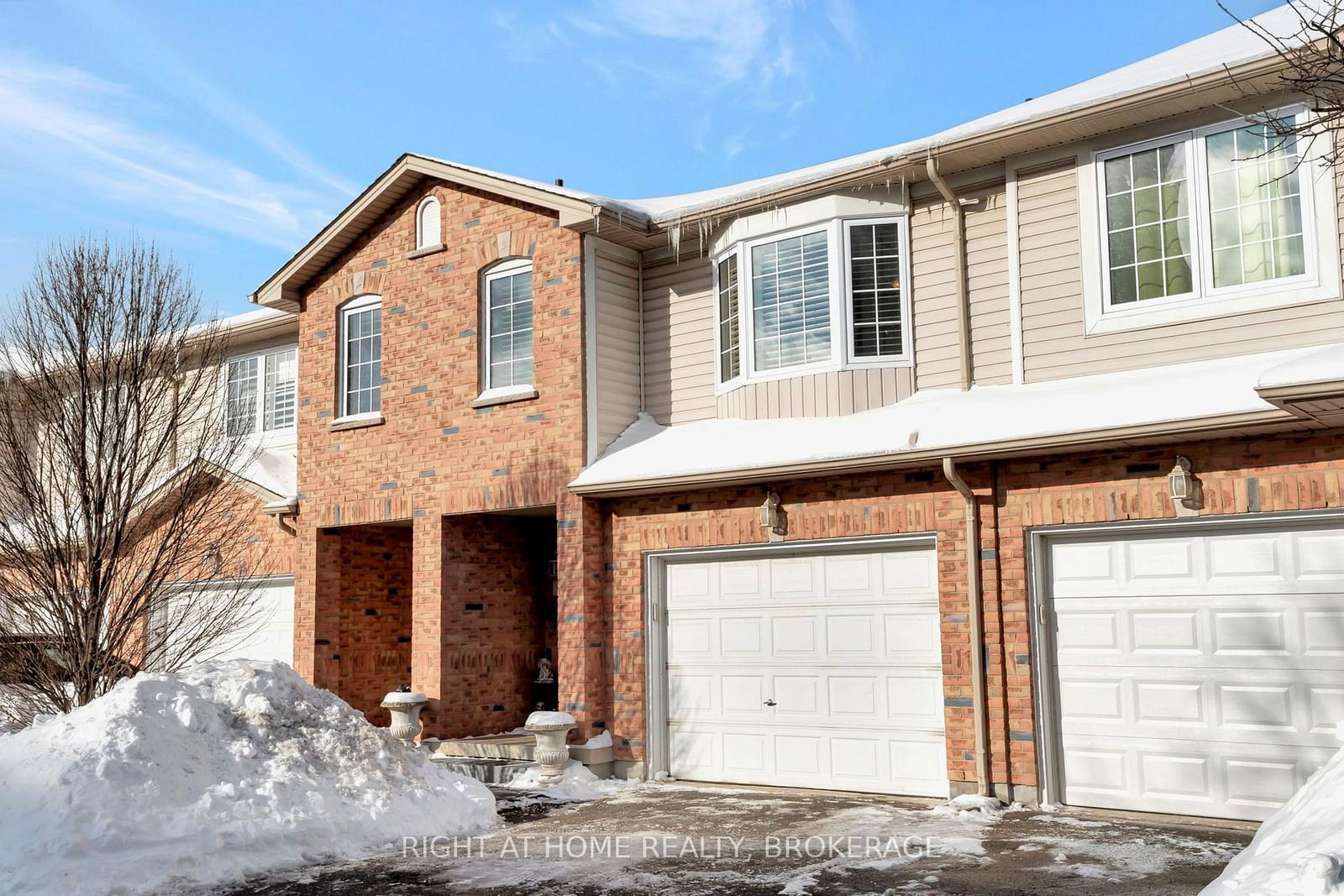 Townhouse for sale at 33-485 Green Road, Hamilton, Lakeshore, L8E 6A7 - MLS: X11984040