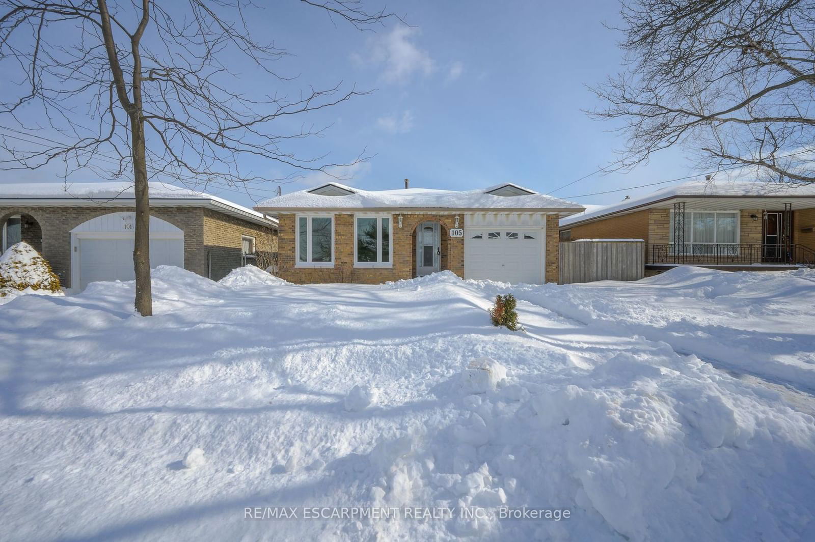 Detached House for sale at 105 Lavina Crescent, Hamilton, Mountview, L9C 5S8 - MLS: X11984427