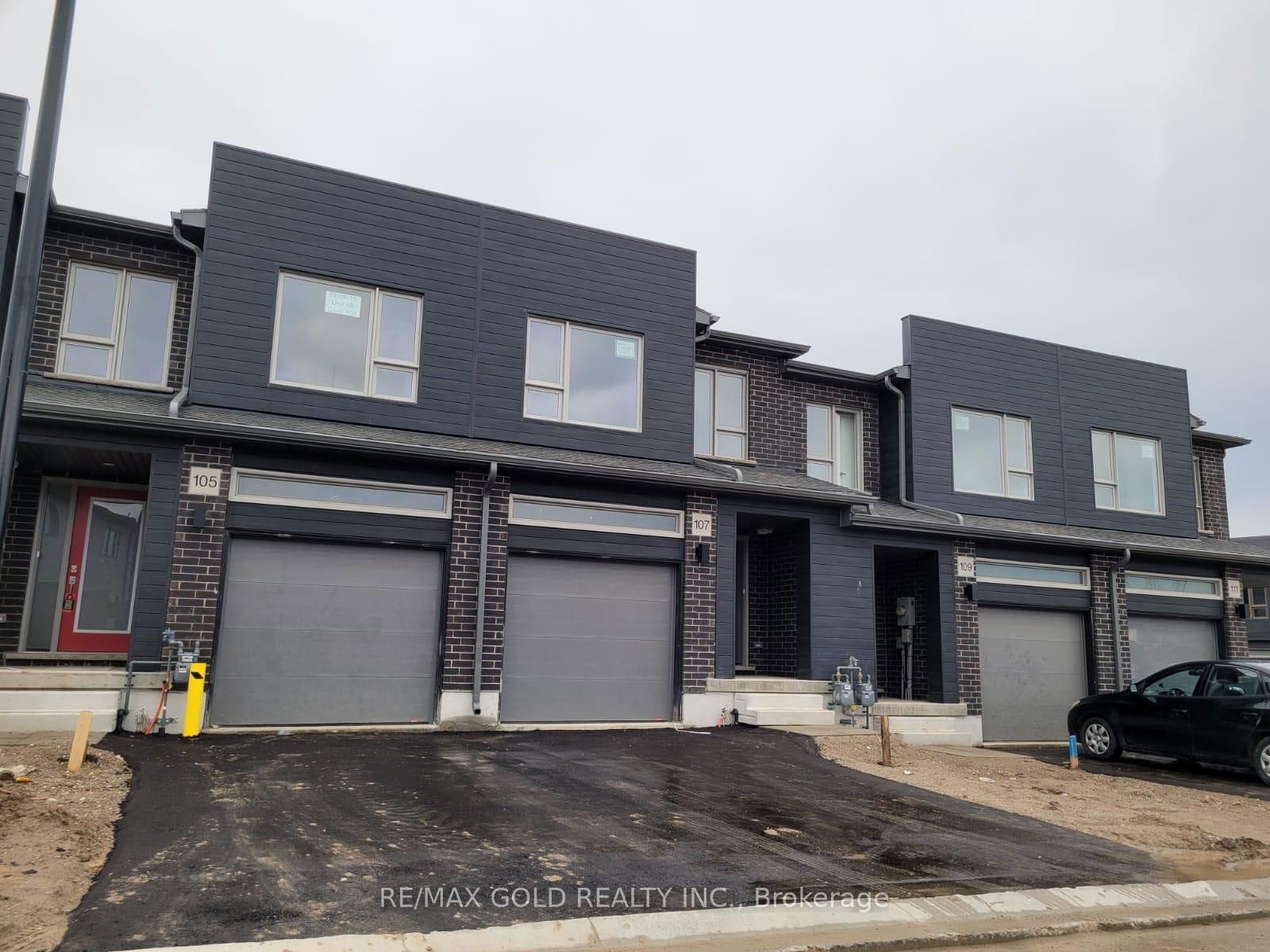 Townhouse for lease at 107 PONY Way, Kitchener, N2R 0R8 - MLS: X11984514