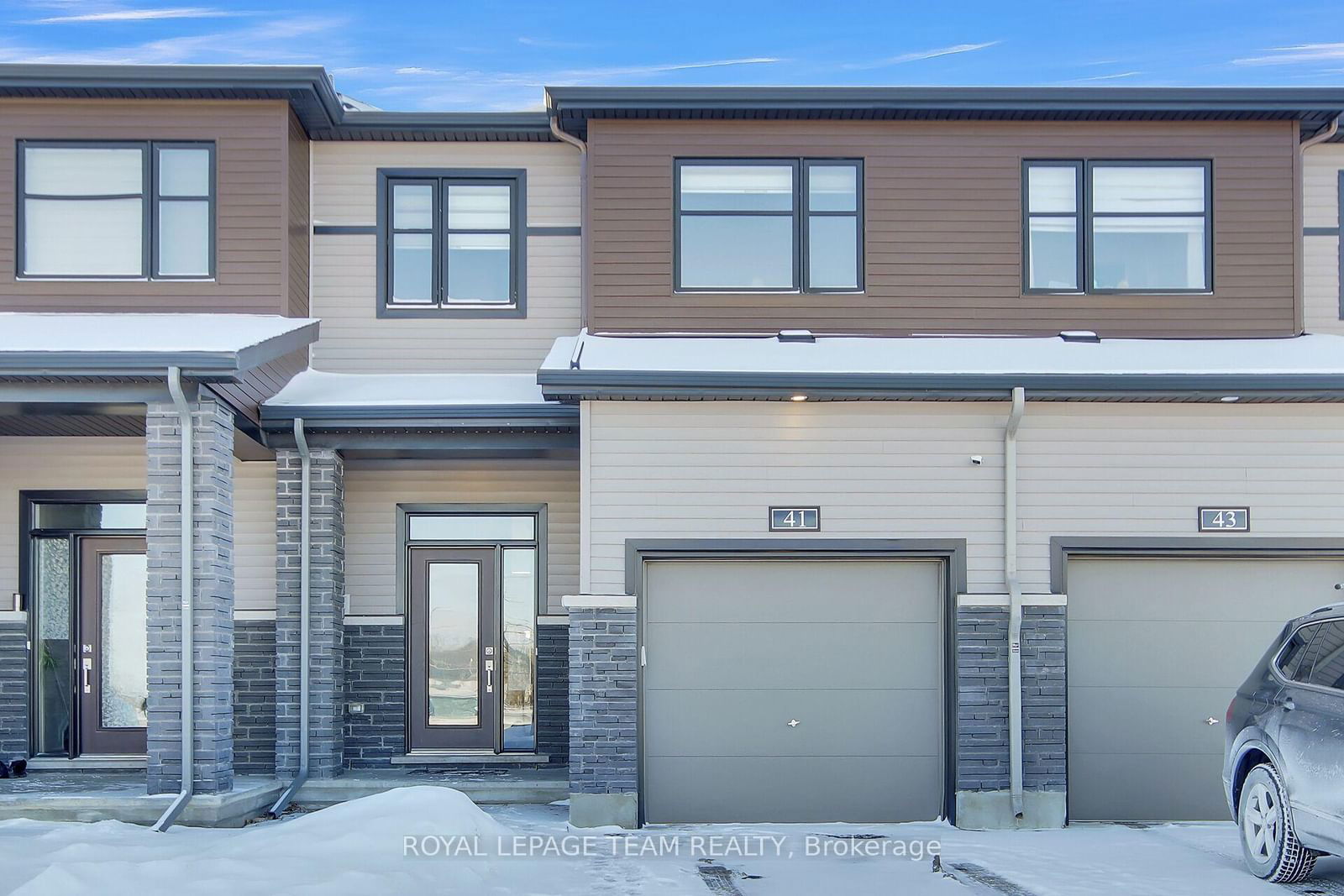 Townhouse for sale at 41 Finglas Court, Barrhaven, 7711 - Barrhaven - Half Moon Bay, K2J 6Y6 - MLS: X11984583