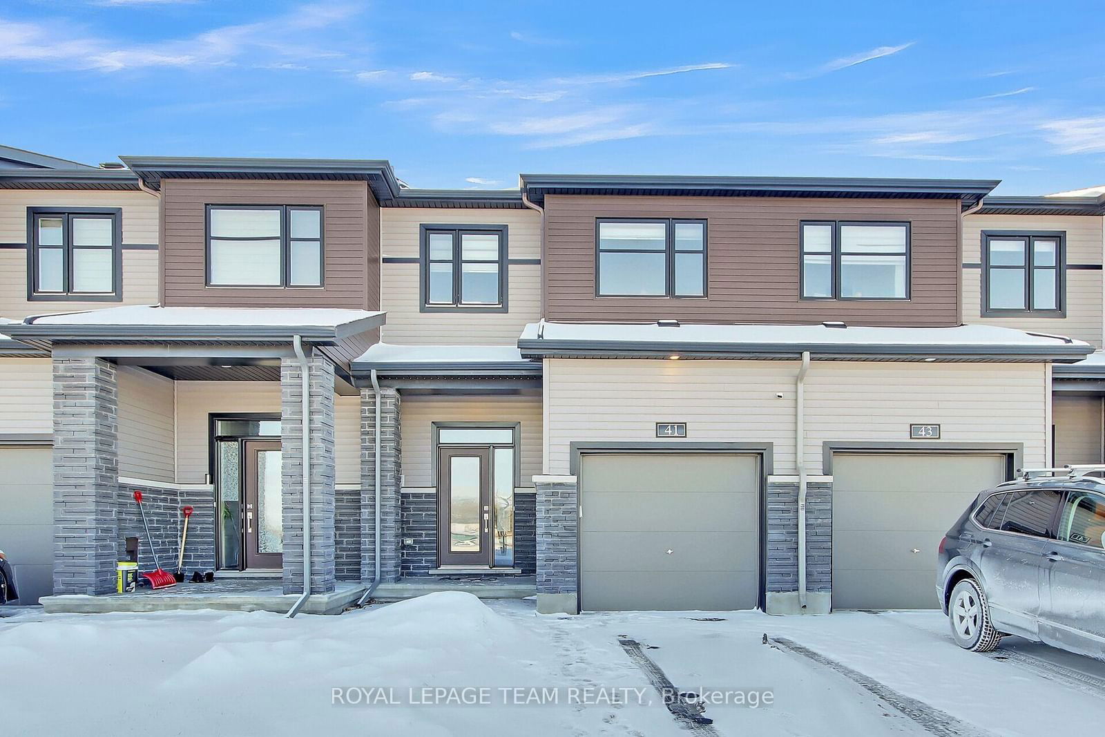 Townhouse for sale at 41 Finglas Court, Barrhaven, 7711 - Barrhaven - Half Moon Bay, K2J 6Y6 - MLS: X11984583