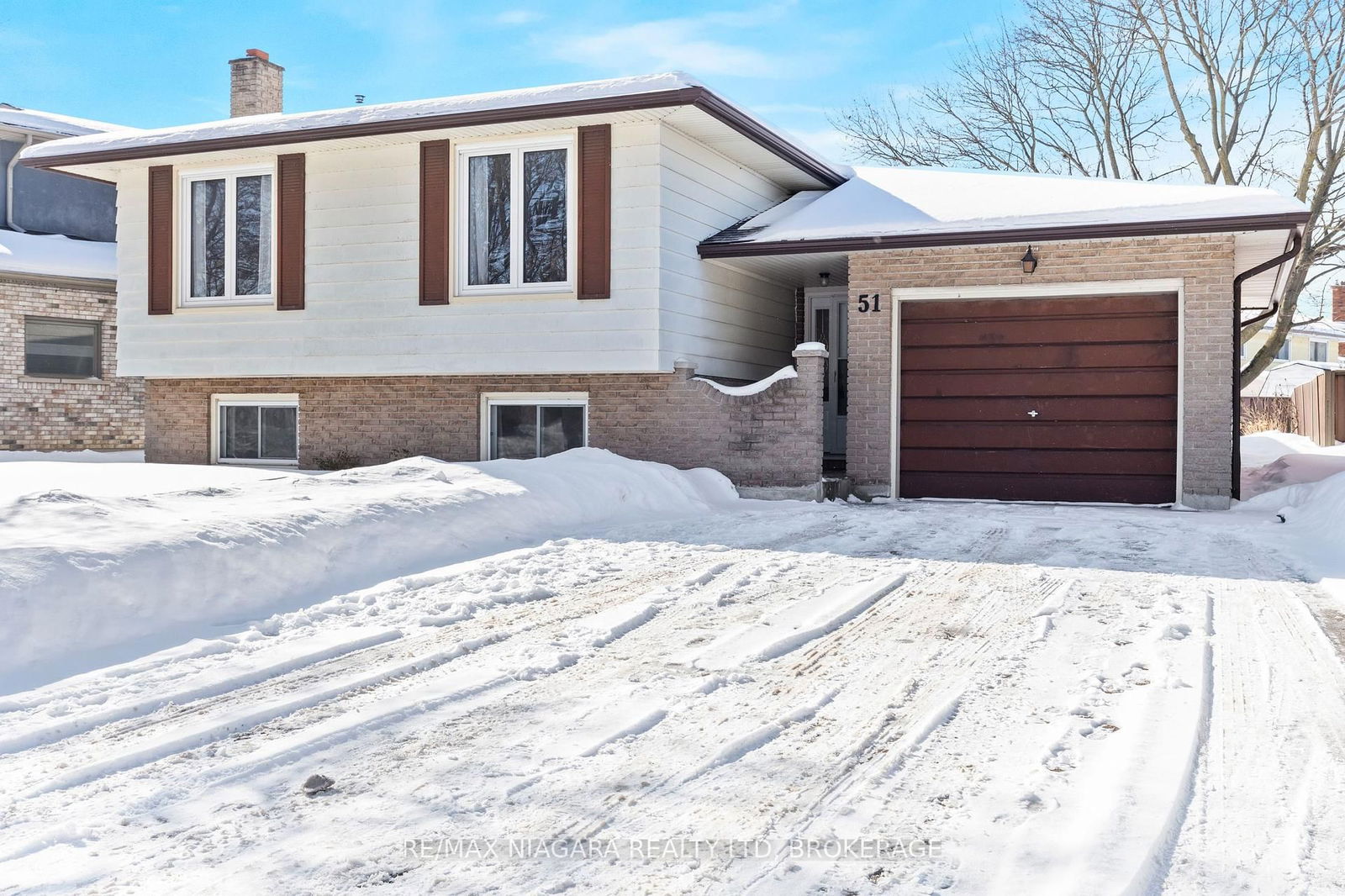 Detached House for sale at 51 Royal Oak Drive, St. Catharines, 439 - Martindale Pond, L2N 6K4 - MLS: X11984853