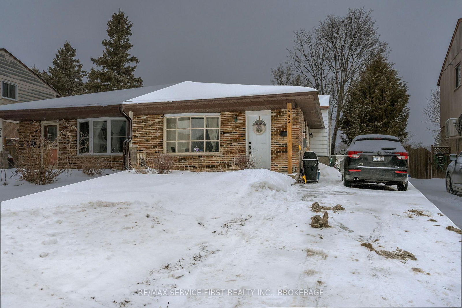 Semi-Detached House for sale at 842 Milford Drive, Kingston, North of Taylor-Kidd Blvd, K7P 1A8 - MLS: X11984943