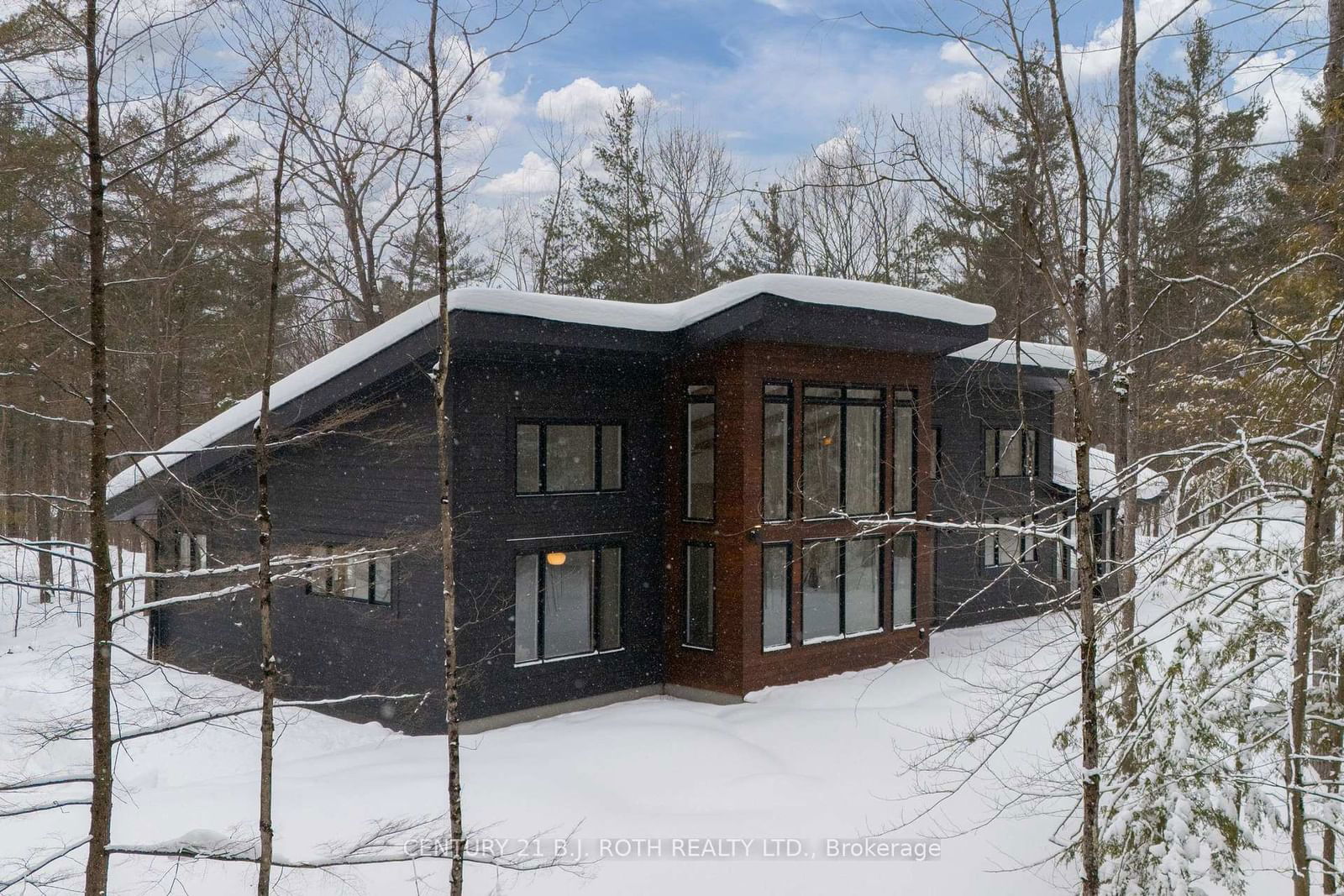 Detached House for sale at 1532 Southwood Road, Gravenhurst, P0E 1G0 - MLS: X11984952