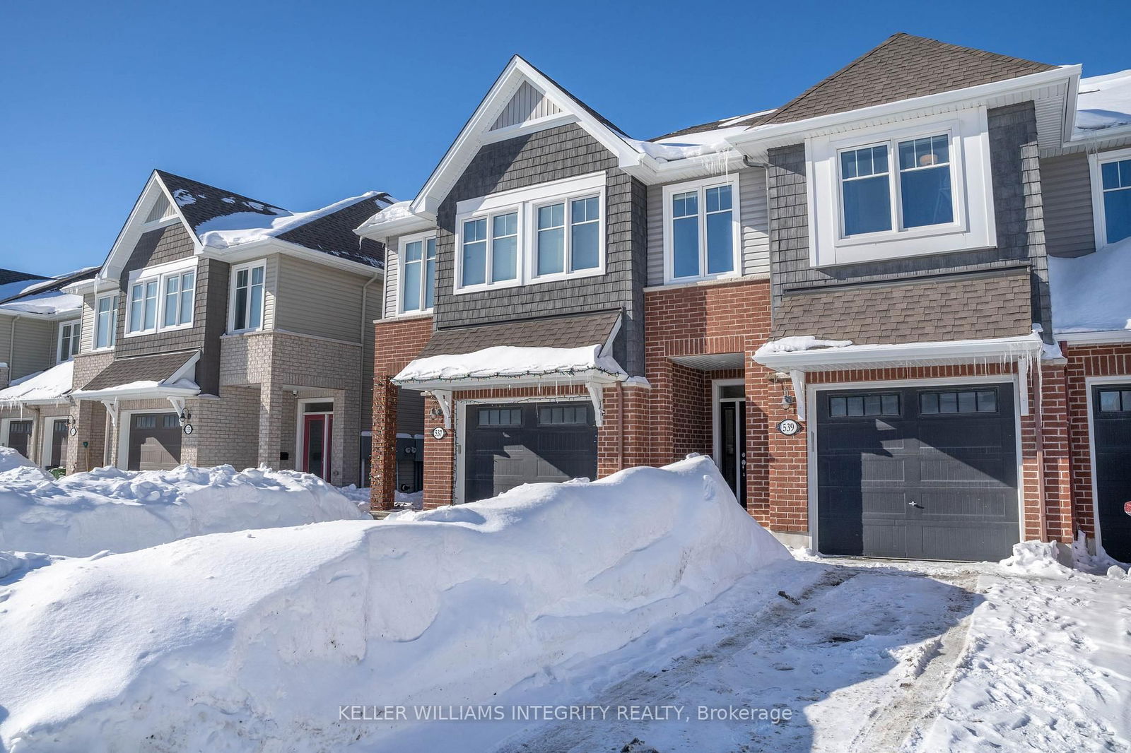 Townhouse sold at 539 Jackdaw Avenue, Ottawa, Barrhaven - Half Moon Bay, K2J 6M8 - MLS: X11985369