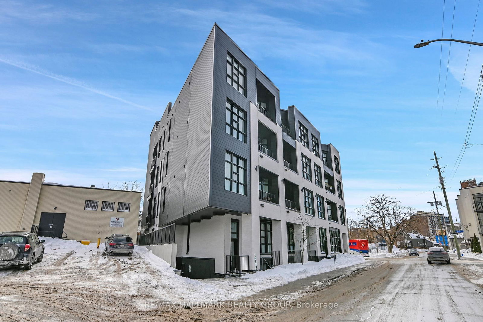 Condo sold at 403-101 Pinhey Street, West Centre Town, 4202 - Hintonburg, K1Y 1T7 - MLS: X11985424