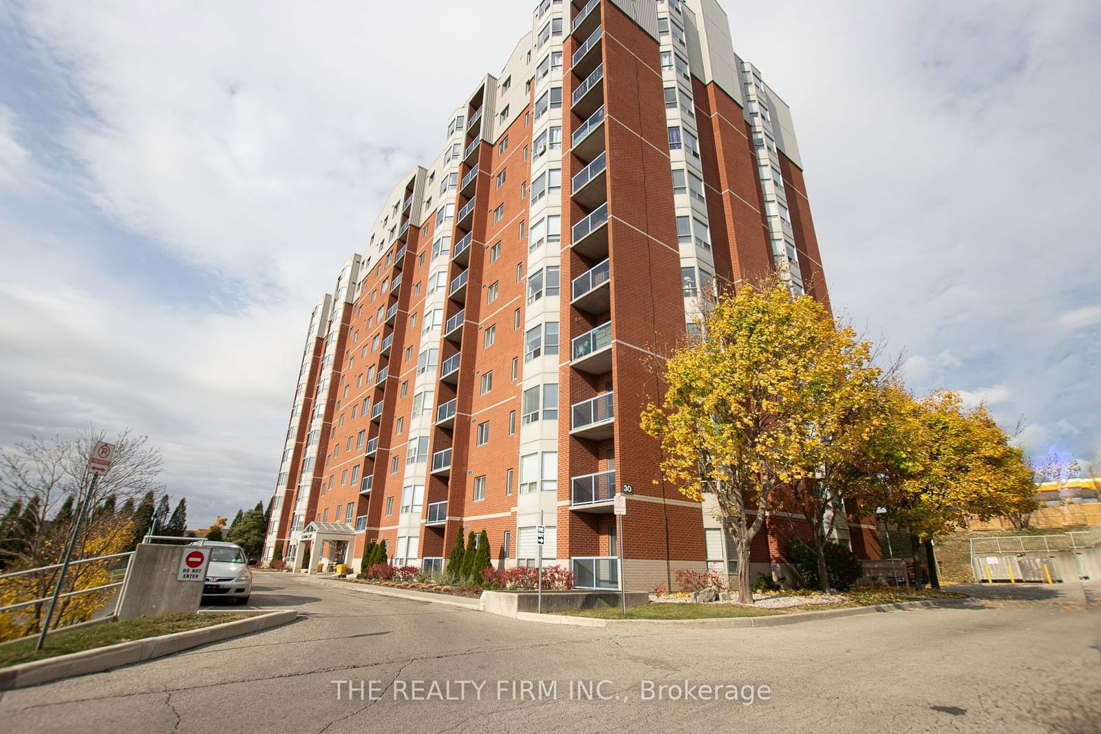 Condo for sale at 506-30 Chapman Court, London, North E, N6G 4Y4 - MLS: X11985473