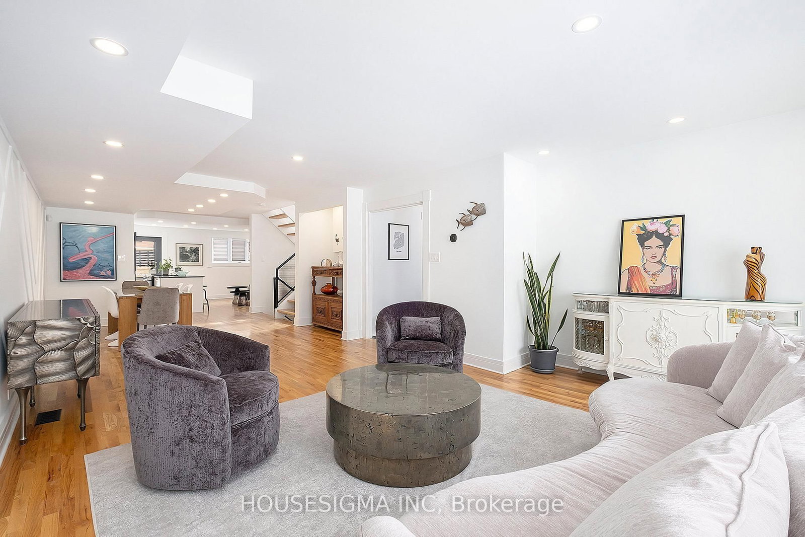 Listing Image 8