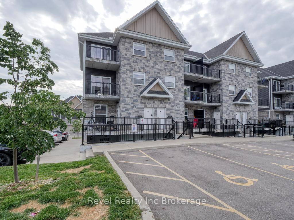 Townhouse sold at E12-439 Athlone Avenue, Woodstock, Woodstock - South, N4V 0C8 - MLS: X11985728