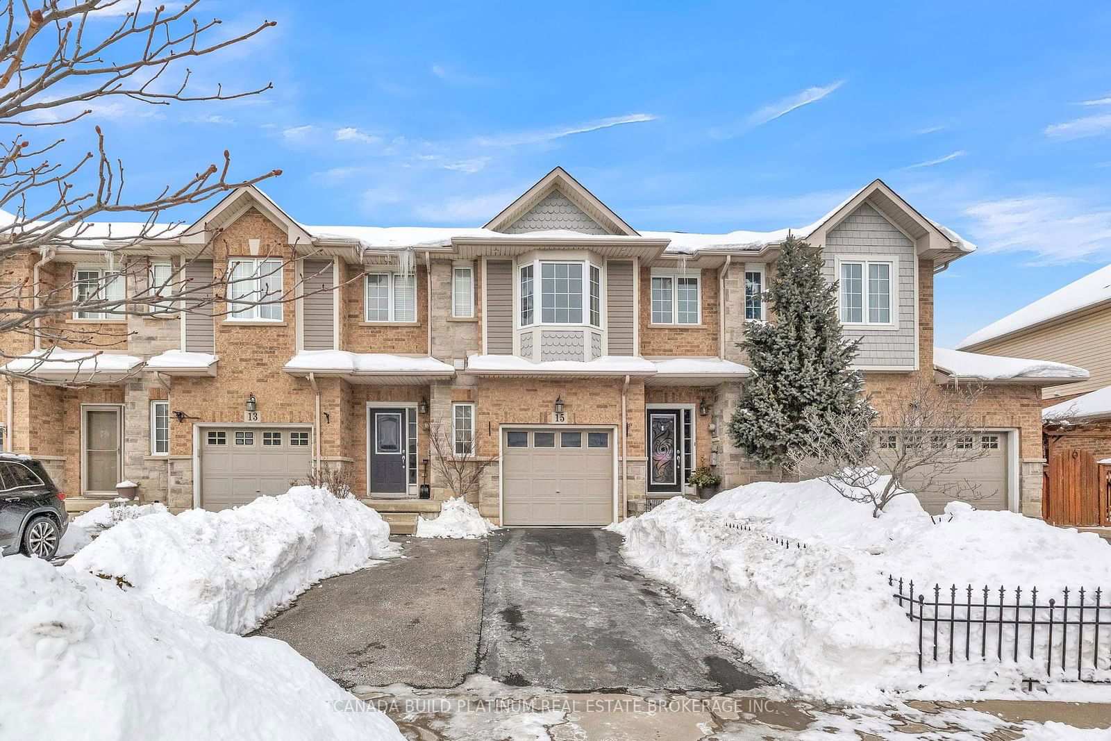 Townhouse for sale at 15 Palacebeach Trail, Hamilton, Stoney Creek Mountain, L8E 0B9 - MLS: X11985770