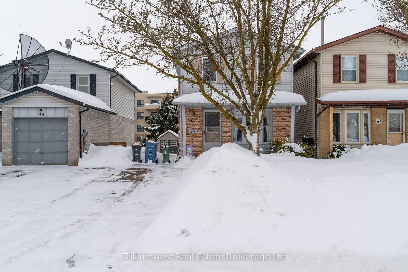 Detached House for sale at 43 Crossingham Drive, Guelph, Parkwood Gardens, N1K 1R3 - MLS: X11985836