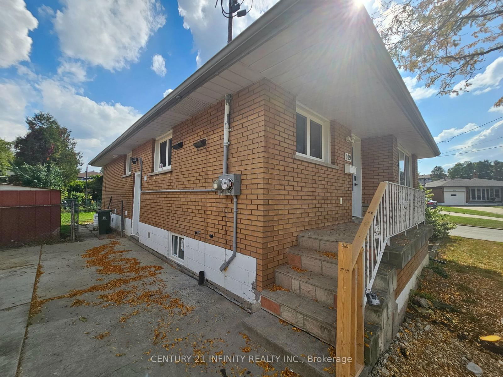 Detached House for lease at 109 Purdy Crescent, Hamilton, Greeningdon, L9A 3B5 - MLS: X11985863