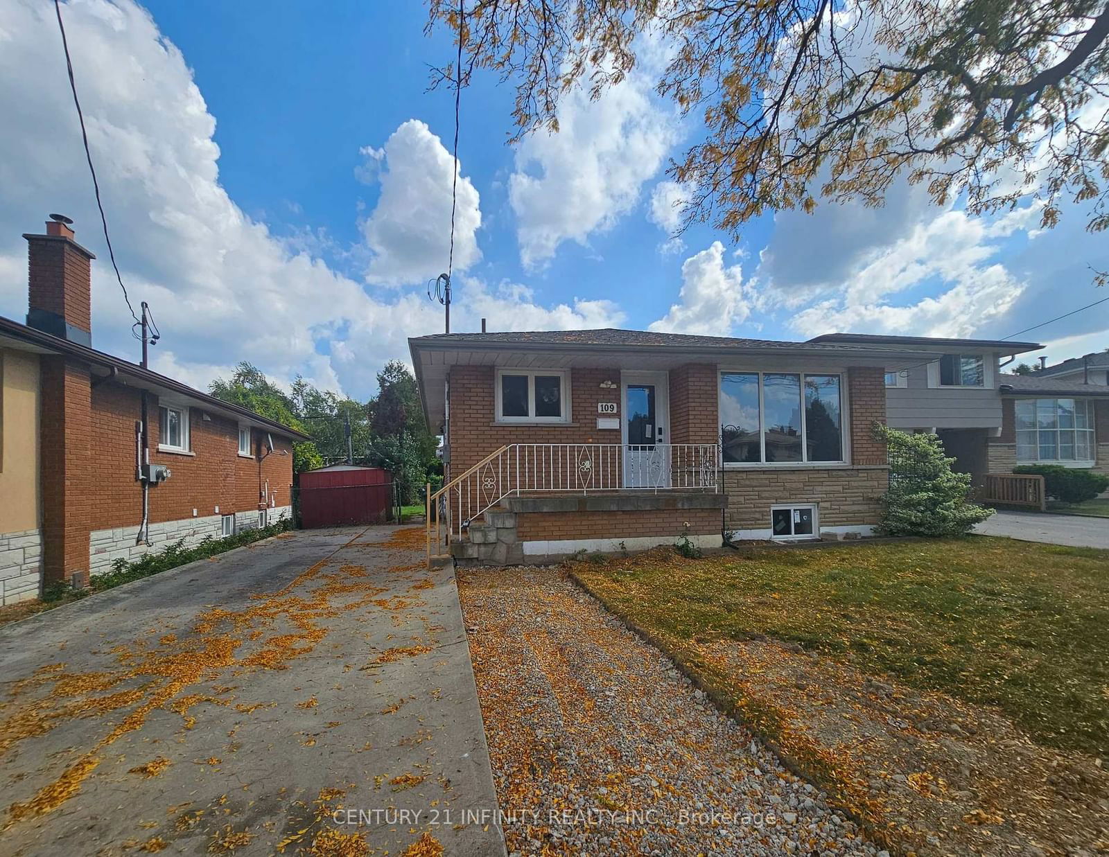 Detached House for lease at 109 Purdy Crescent, Hamilton, Greeningdon, L9A 3B5 - MLS: X11985863