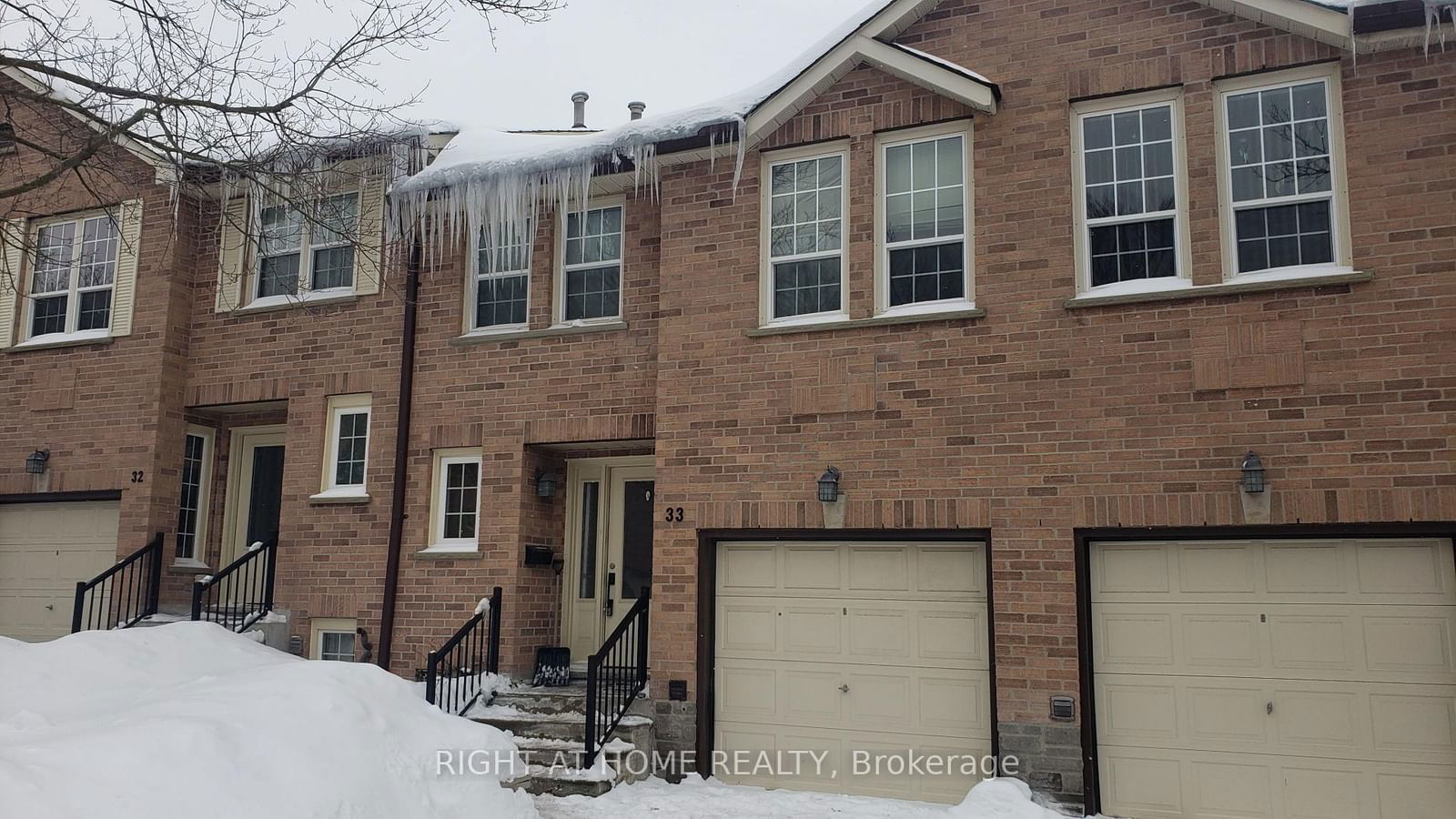 Townhouse for sale at 33-375 Holiday Inn Drive, Cambridge, N3C 3P6 - MLS: X11985896