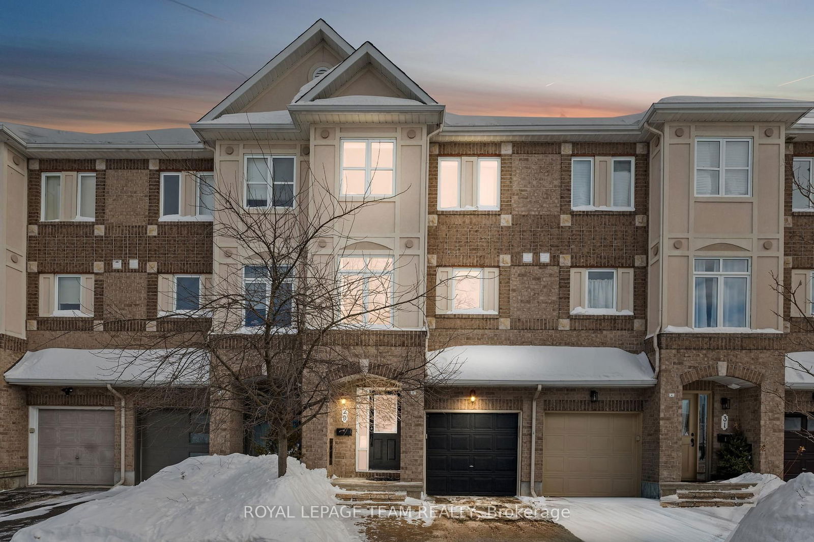 Townhouse sold at 29 Briarway Private N/A, Ottawa, Westboro North, K1Z 1C3 - MLS: X11985909