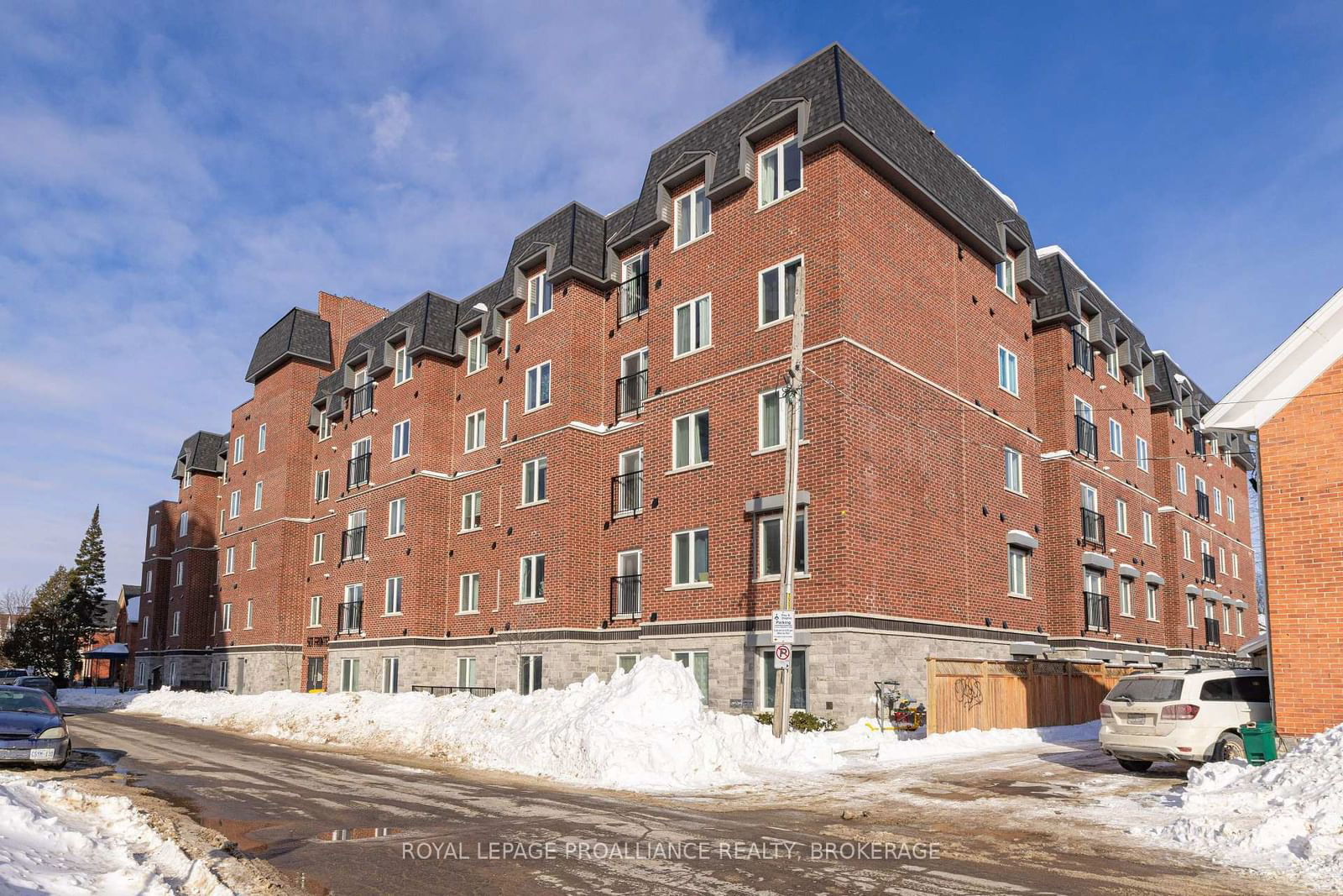 Condo for sale at 113-501 Frontenac Street, Kingston, East of Sir John A. Blvd, K7K 4L9 - MLS: X11985958