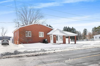 228 Main St, Champlain - Vankleek Hill image-0-2