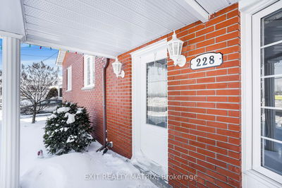 228 Main St, Champlain - Vankleek Hill image-0-3