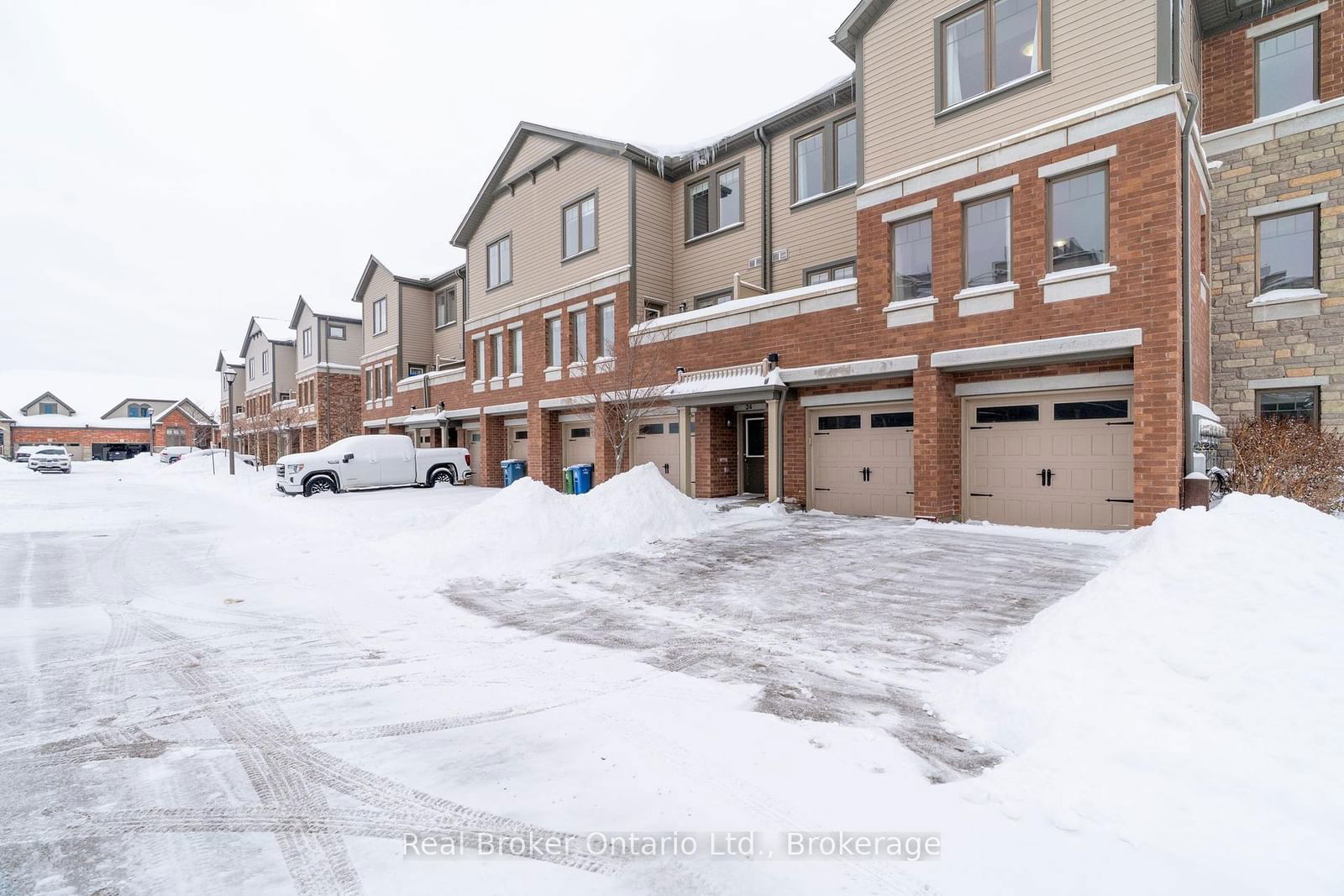 Townhouse for sale at 25-39 Kay Crescent, Guelph, Guelph South, N1L 1H1 - MLS: X11986245