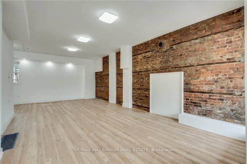 363 Barton St E, Hamilton, L8L 2X8 | Image 2