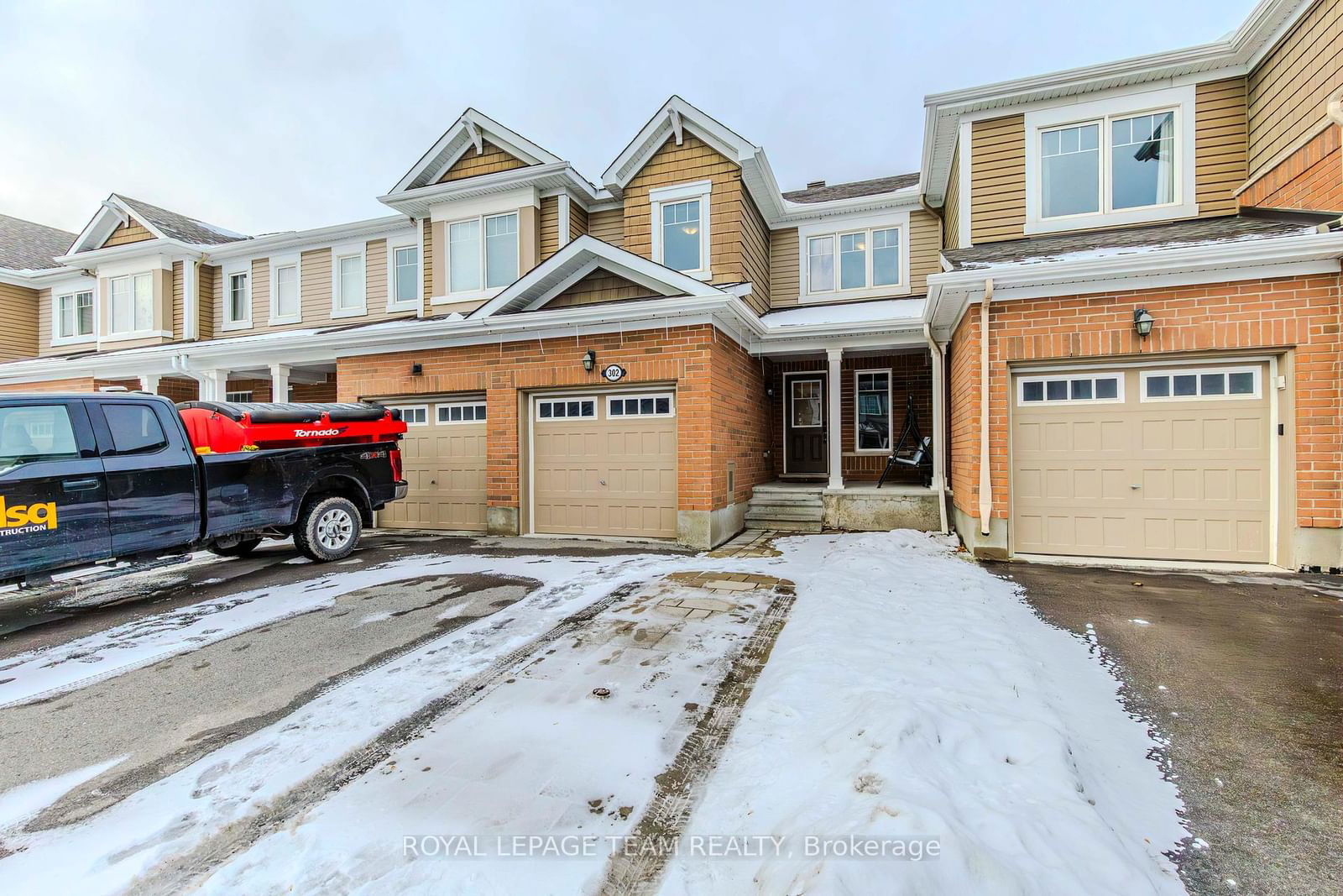 Townhouse for sale at 302 Song Sparrow Street, Barrhaven, 7711 - Barrhaven - Half Moon Bay, K2J 5W5 - MLS: X11986410