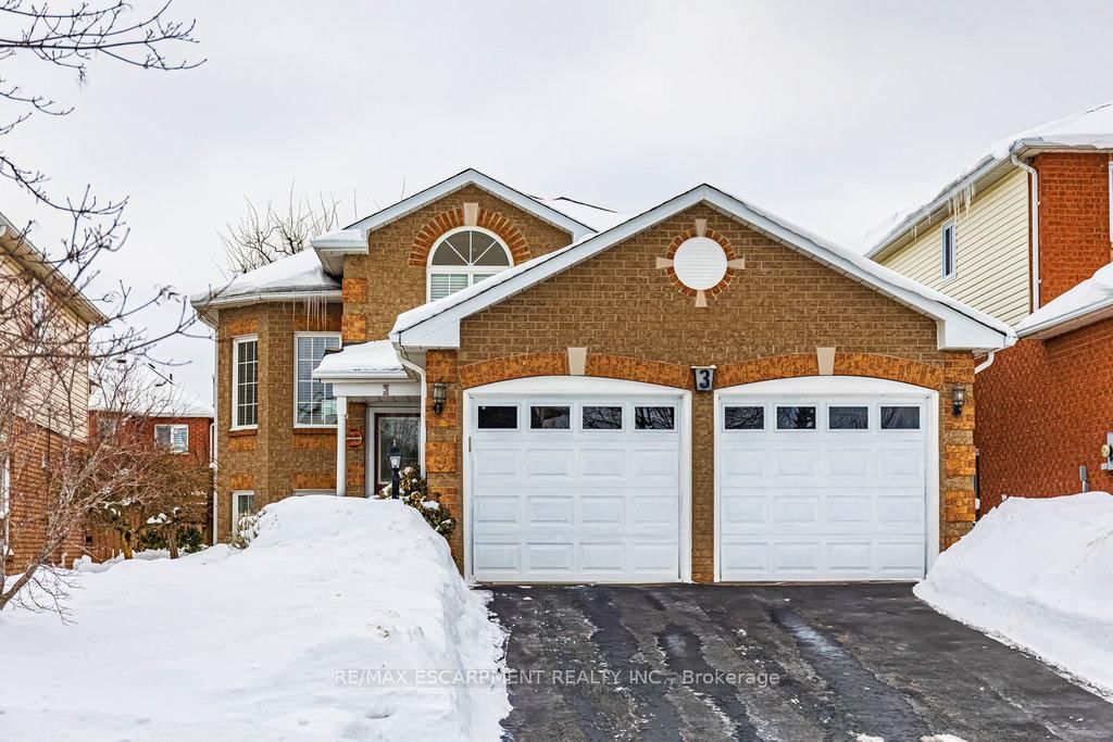 Detached House sold at 3 Dalrymple Drive, Hamilton, Waterdown, L8B 0P6 - MLS: X11986437