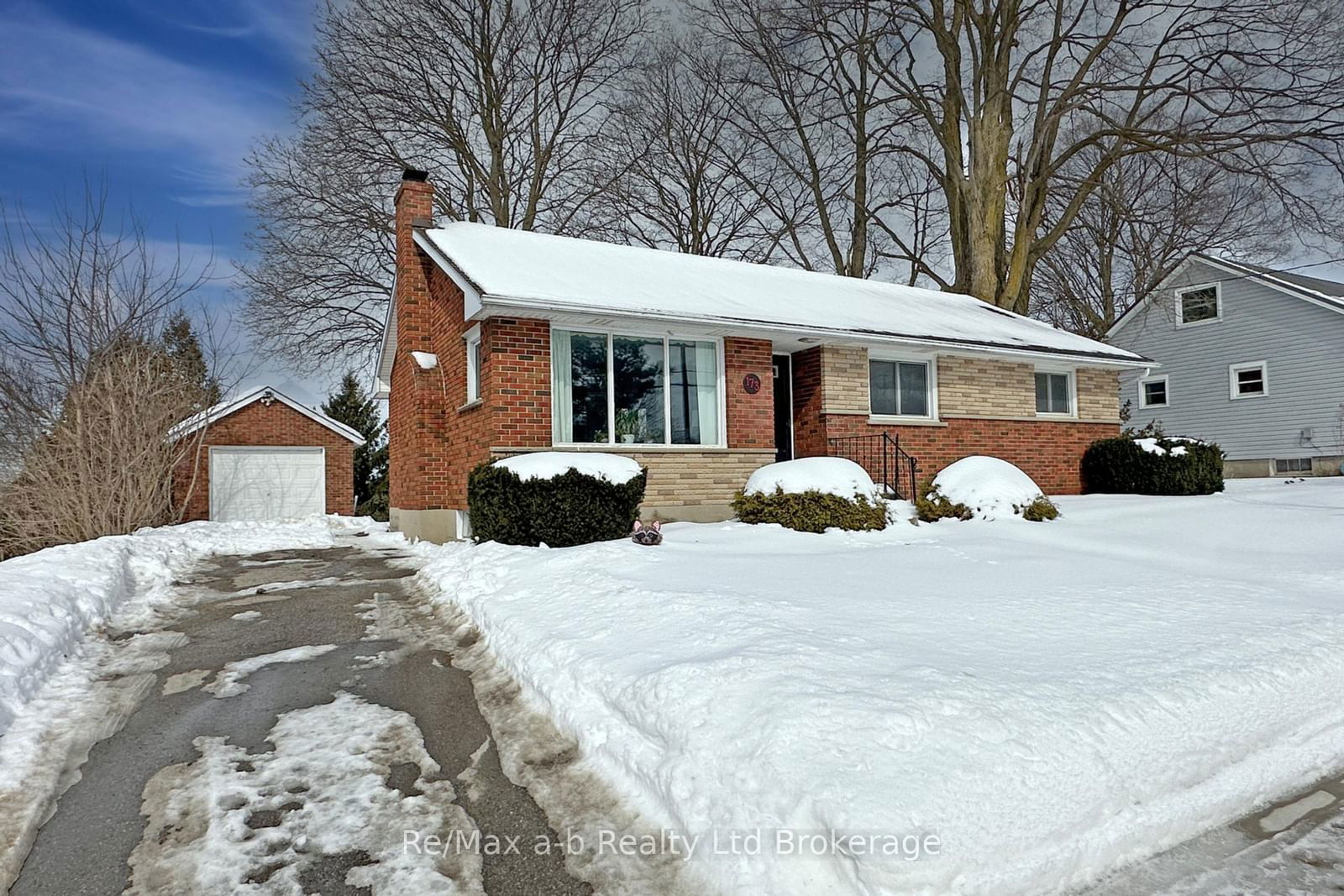 Detached House for sale at 173 Park Row, Woodstock, Woodstock - South, N4S 1V9 - MLS: X11986572