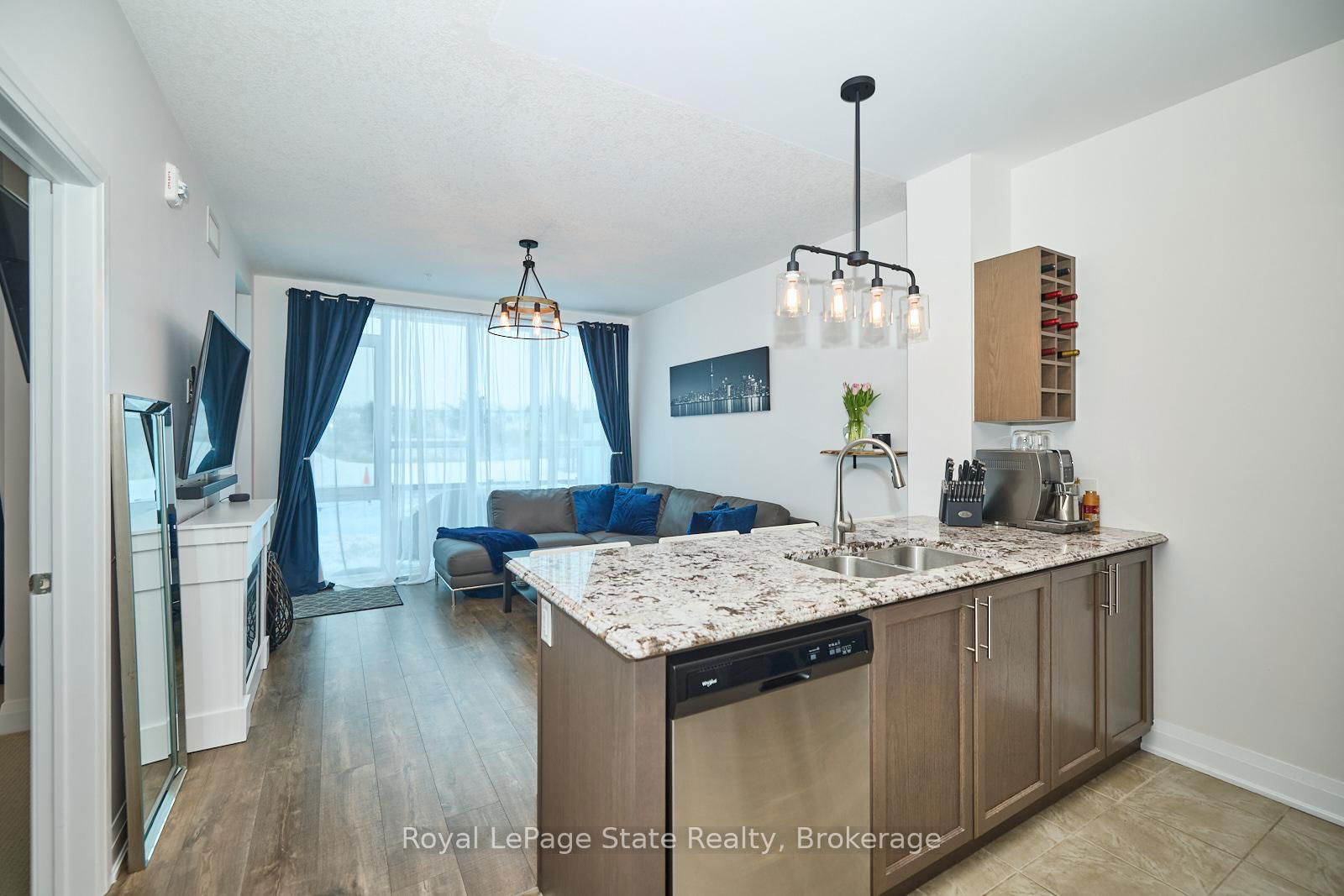 Condo for sale at 117-16 Concord Place, Grimsby, 540 - Grimsby Beach, L3M 0J1 - MLS: X11986753