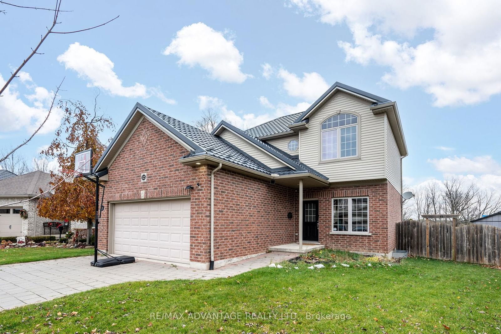 Detached House for sale at 125 Deborah Drive, Strathroy-Caradoc, NE, N7G 4E2 - MLS: X11986814