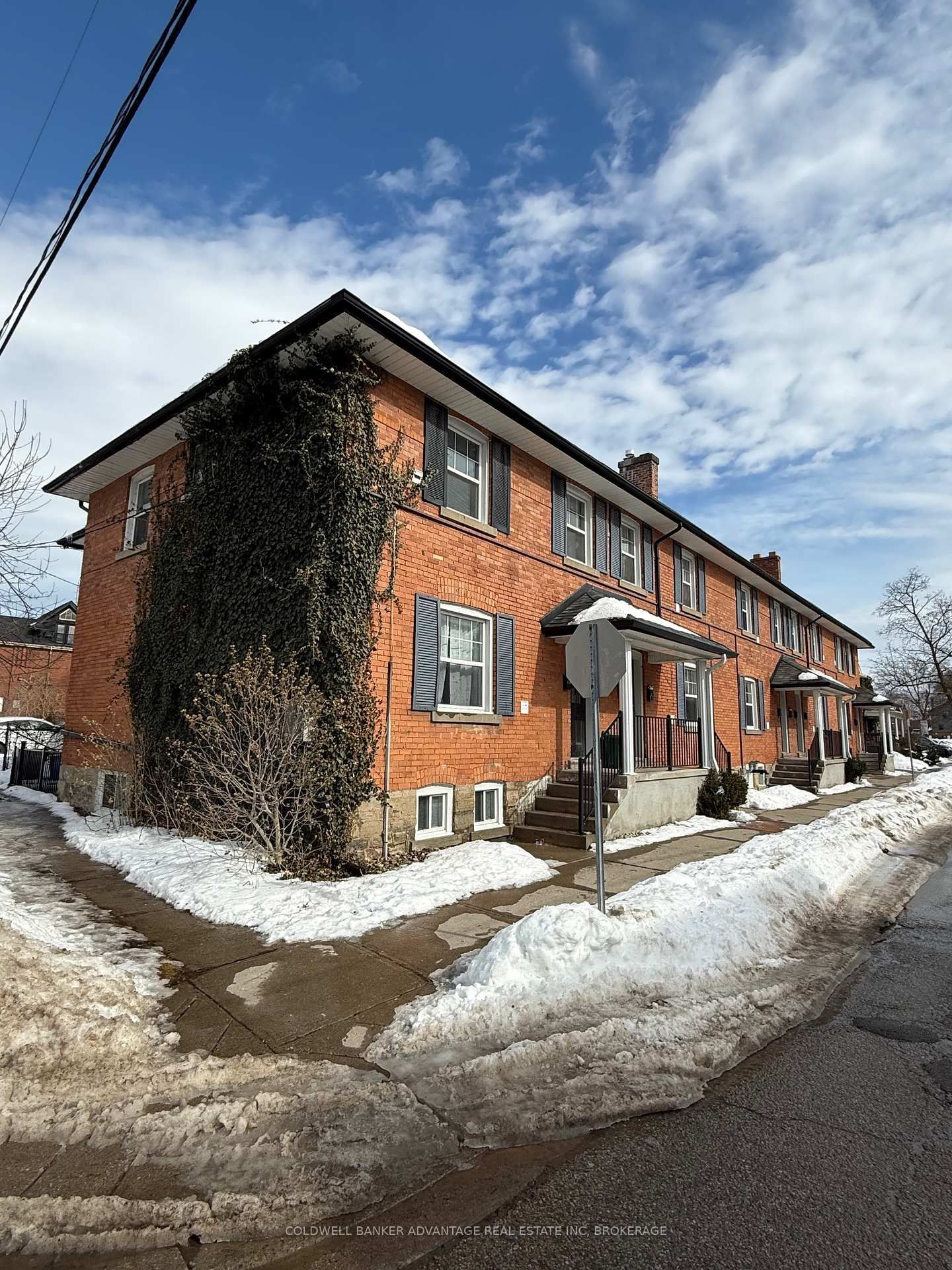 Semi-Detached House sold at 18 1/2-26 Cherry Street, St. Catharines, L2R 5M4 - MLS: X11986966