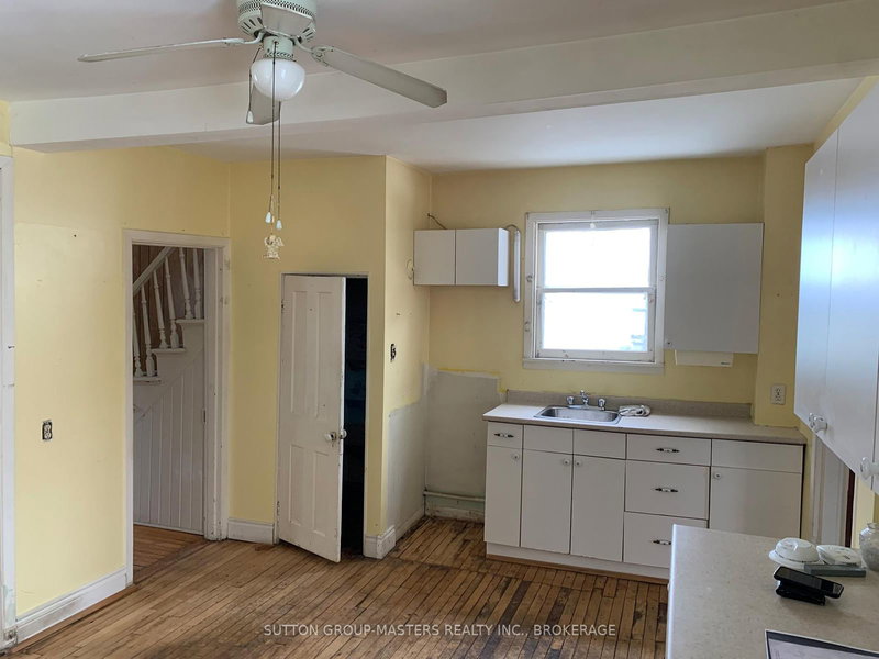 10 Redan St, Kingston, K7K 3N2 | Image 2