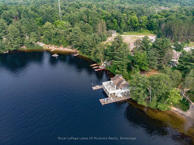 Unit V 16 w 3 — 1020 Birch Glen Rd, Lake of Bays - Mclean image-0-0