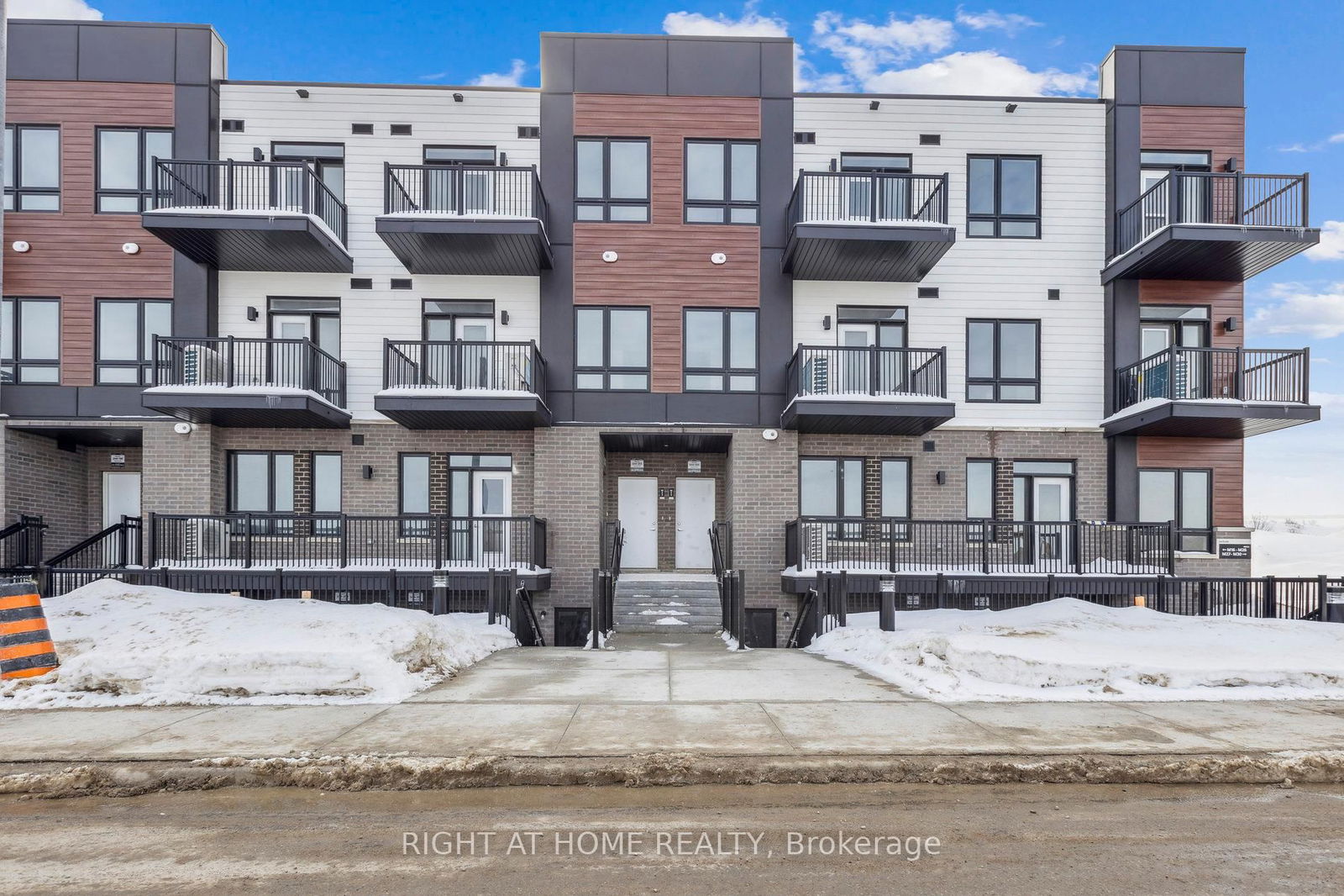 Townhouse for lease at M23-40 Palace Street, Kitchener, N2E 3Z4 - MLS: X11987209