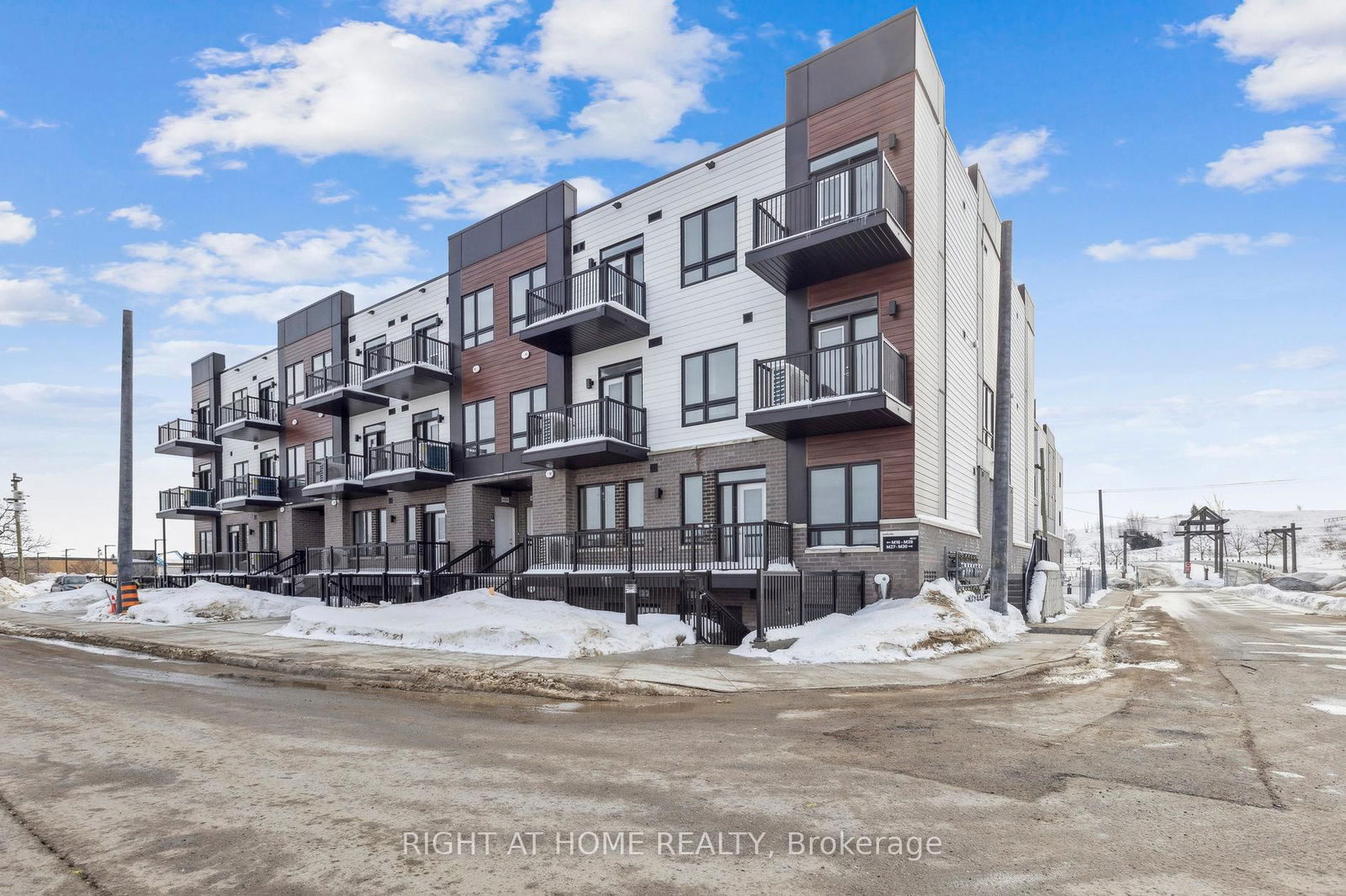 Townhouse for lease at M23-40 Palace Street, Kitchener, N2E 3Z4 - MLS: X11987209