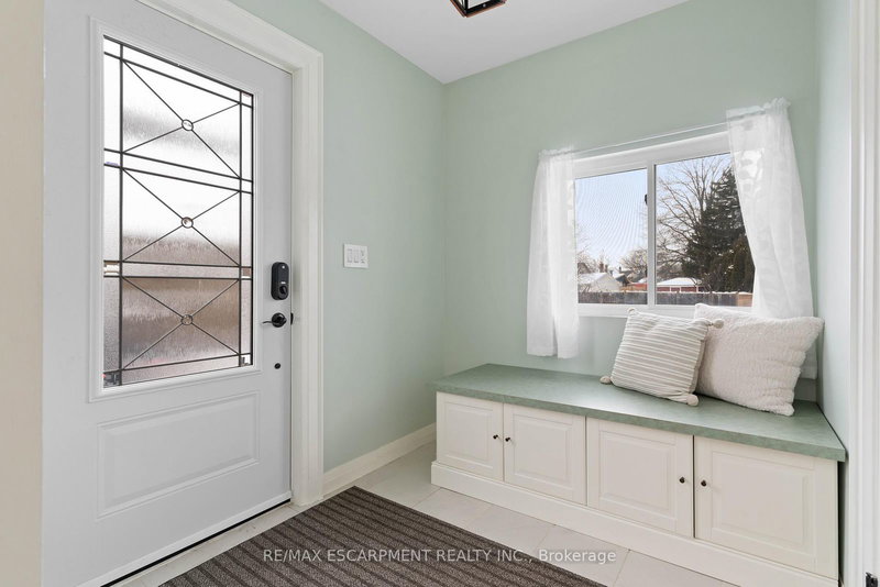 18 Flanders Ave, St. Catharines, L2M 5X3 | Image 2