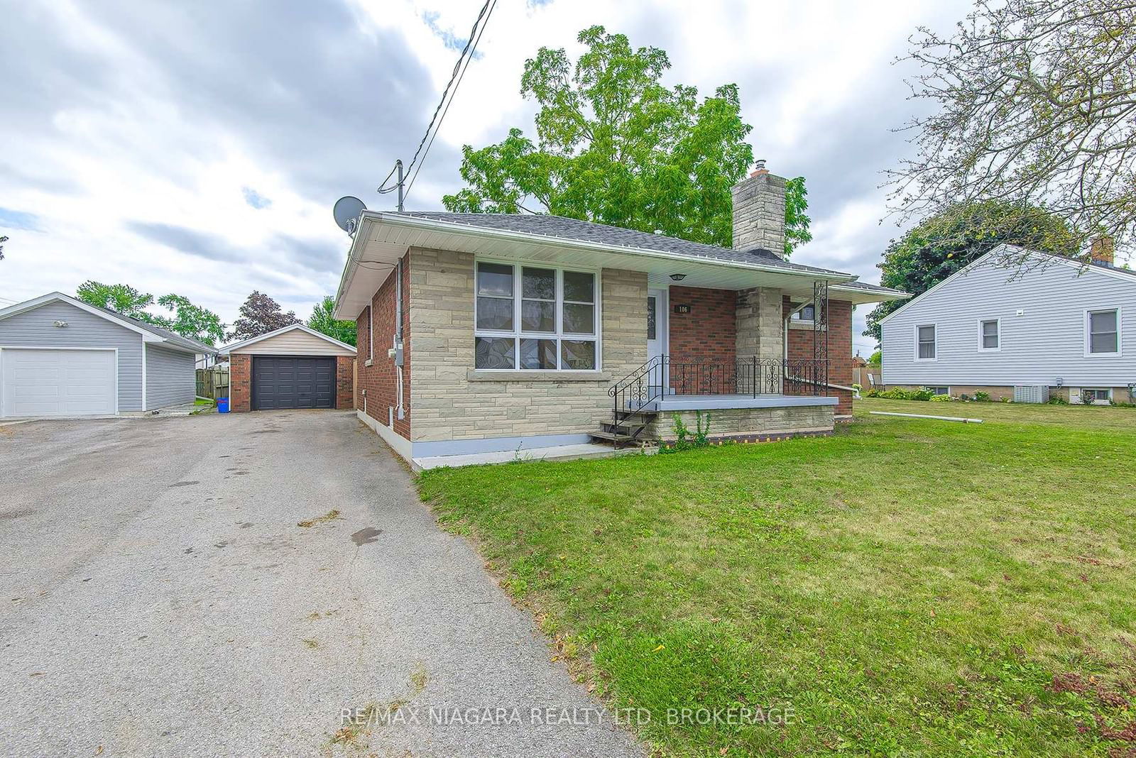 Detached House for sale at 106 Highland Avenue, Port Colborne, L3K 3S6 - MLS: X11987340