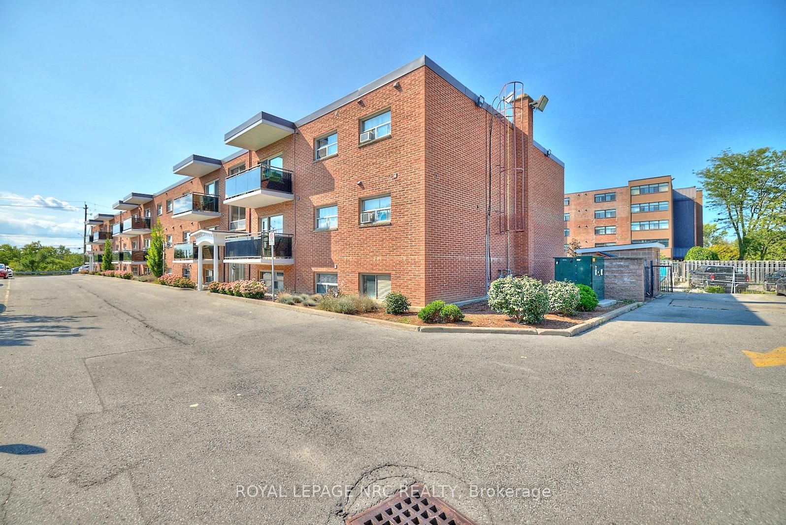 Condo sold at 202-264 Oakdale Avenue, St. Catharines, Oakdale, L2P 2K4 - MLS: X11987489