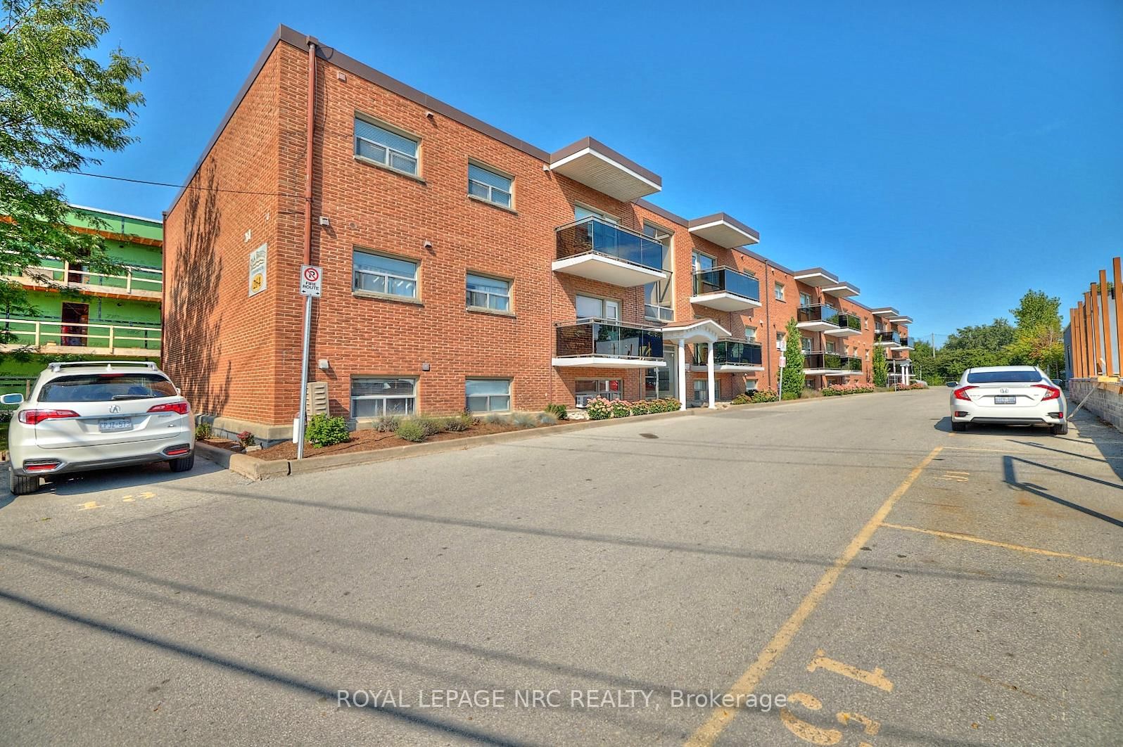 Condo sold at 202-264 Oakdale Avenue, St. Catharines, Oakdale, L2P 2K4 - MLS: X11987489