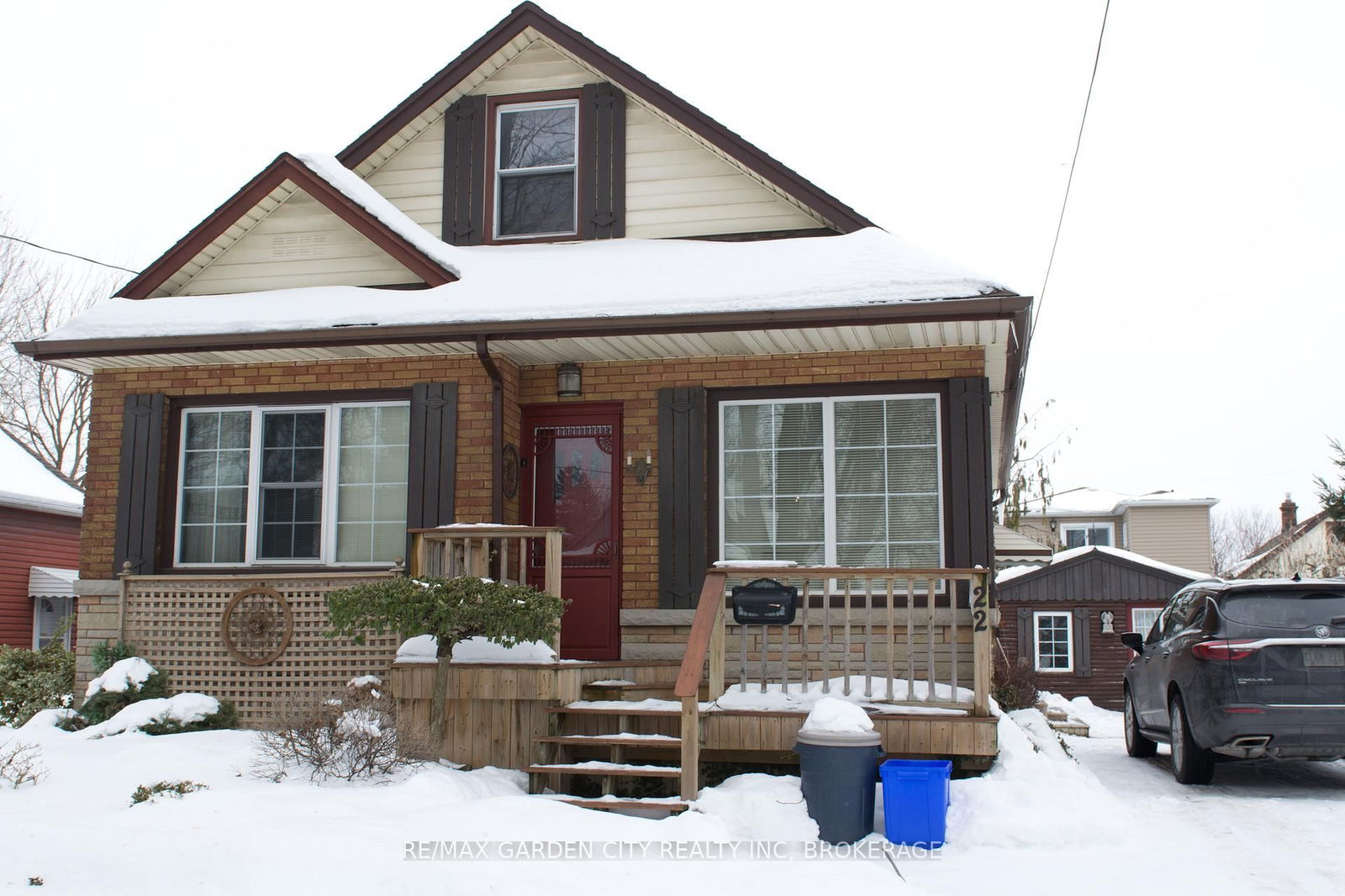 Detached House for sale at 22 CURRIE Street, St. Catharines, Facer, L2M 5M6 - MLS: X11987548