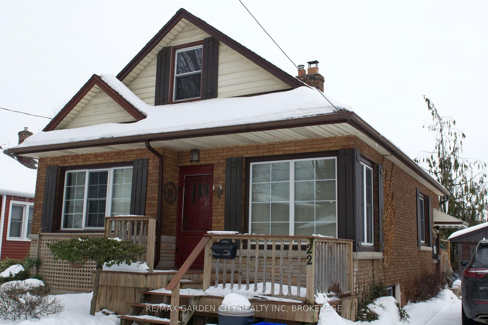 Detached House for sale at 22 CURRIE Street, St. Catharines, Facer, L2M 5M6 - MLS: X11987548