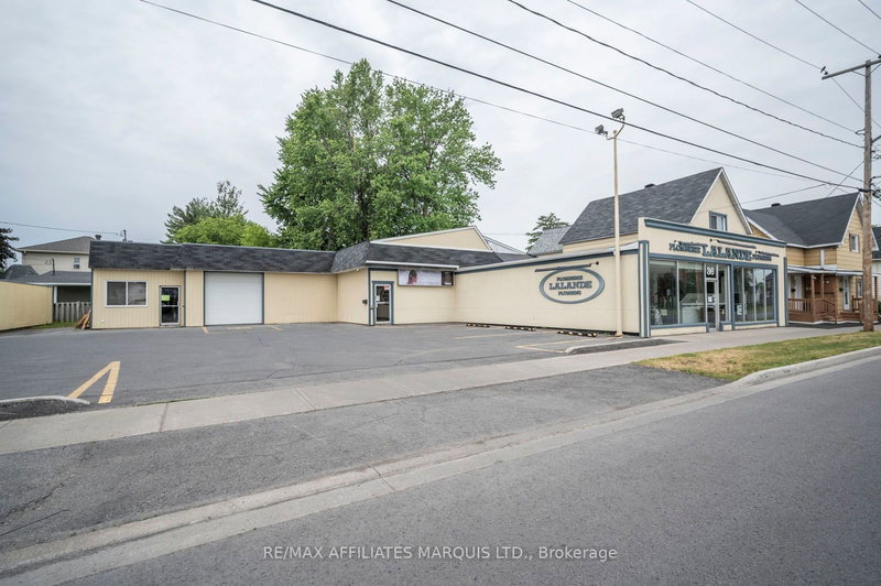 36 Marlborough St N, Cornwall, K6H 3Z3 | Image 2