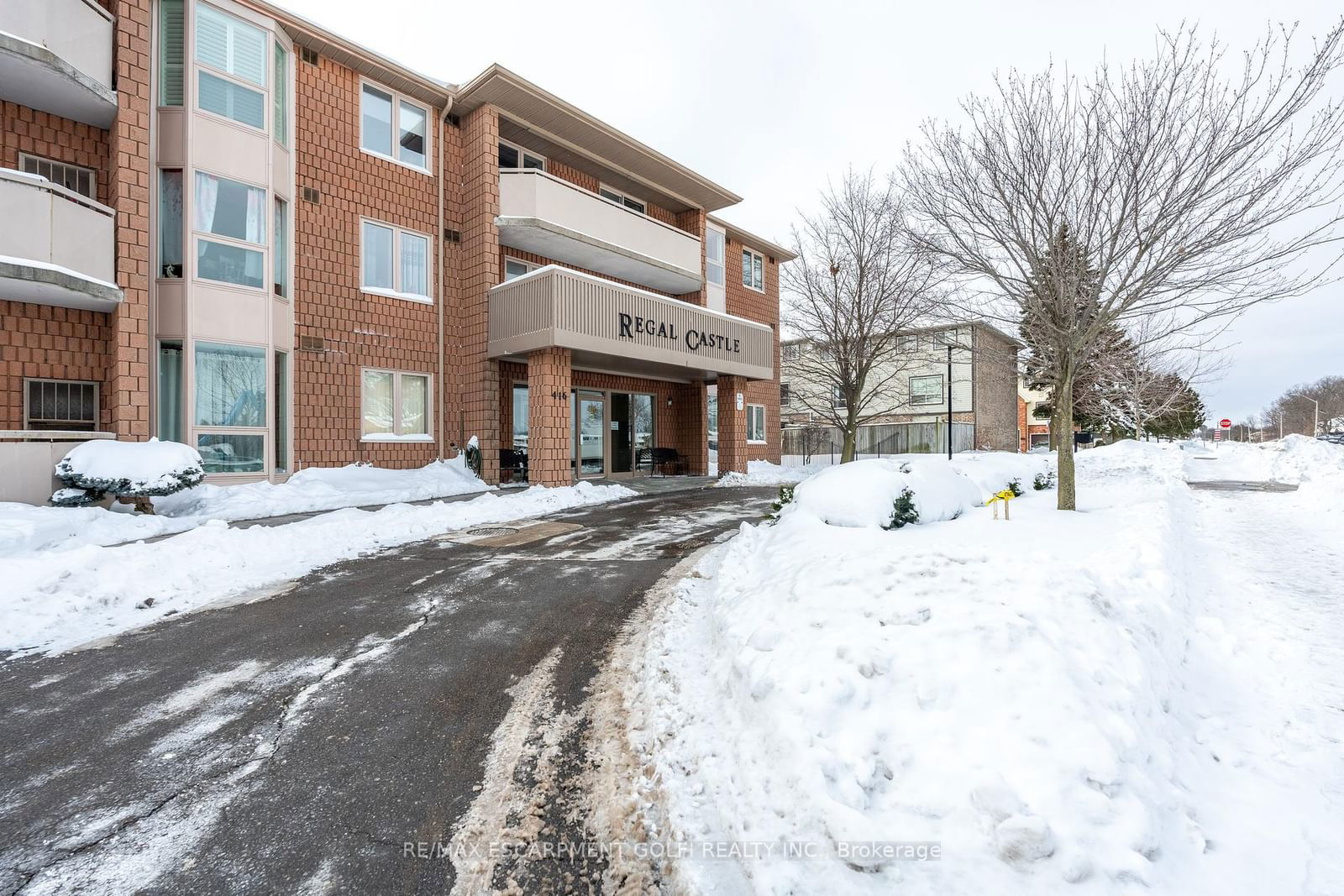 Condo for sale at 109-416 LIMERIDGE Road, Hamilton, Stoney Creek, L9A 2S7 - MLS: X11988295